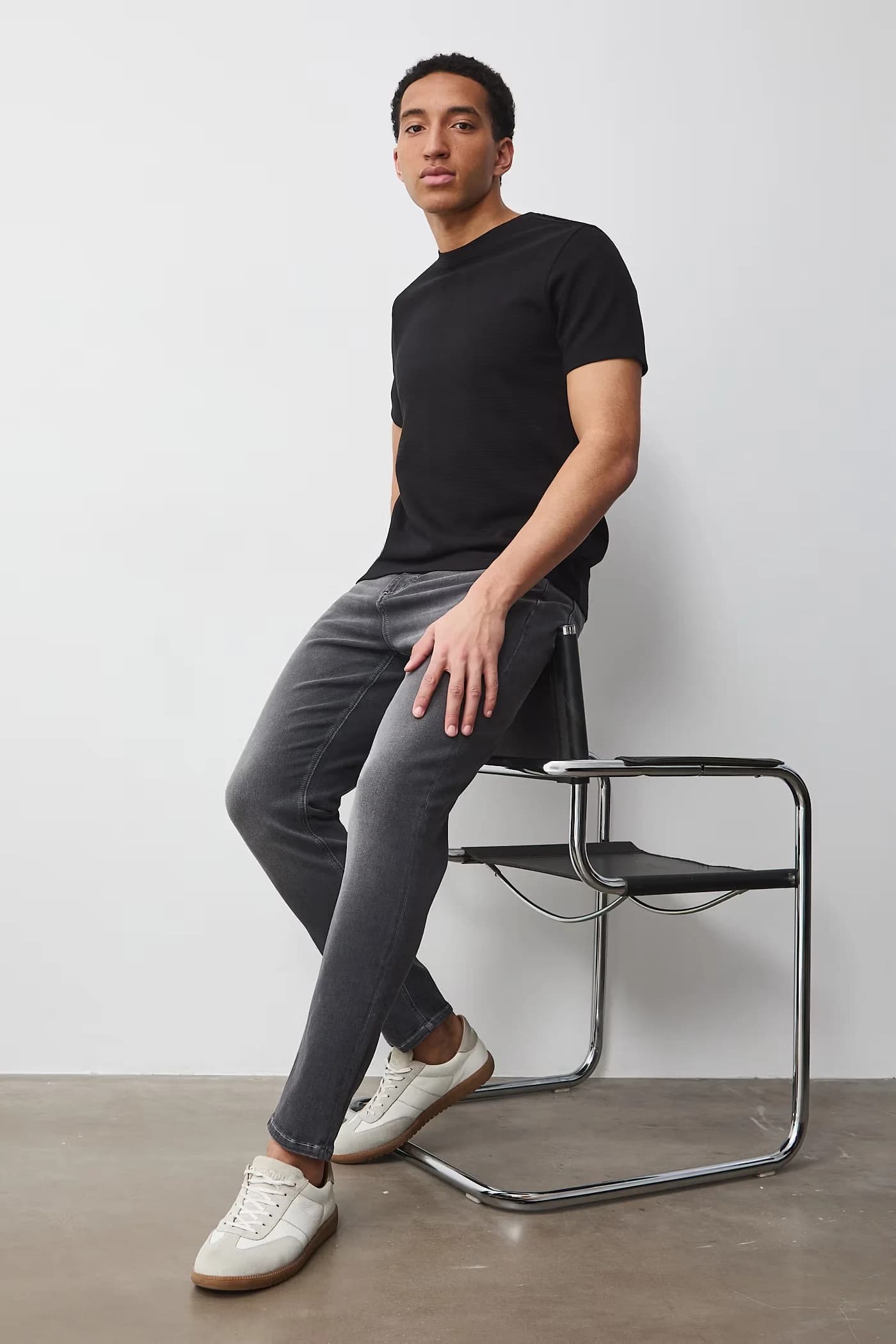 Мужские зауженные джинсы