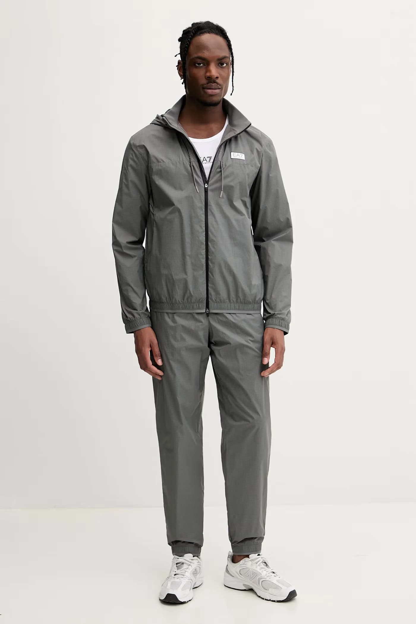 Мужской спортивный костюм