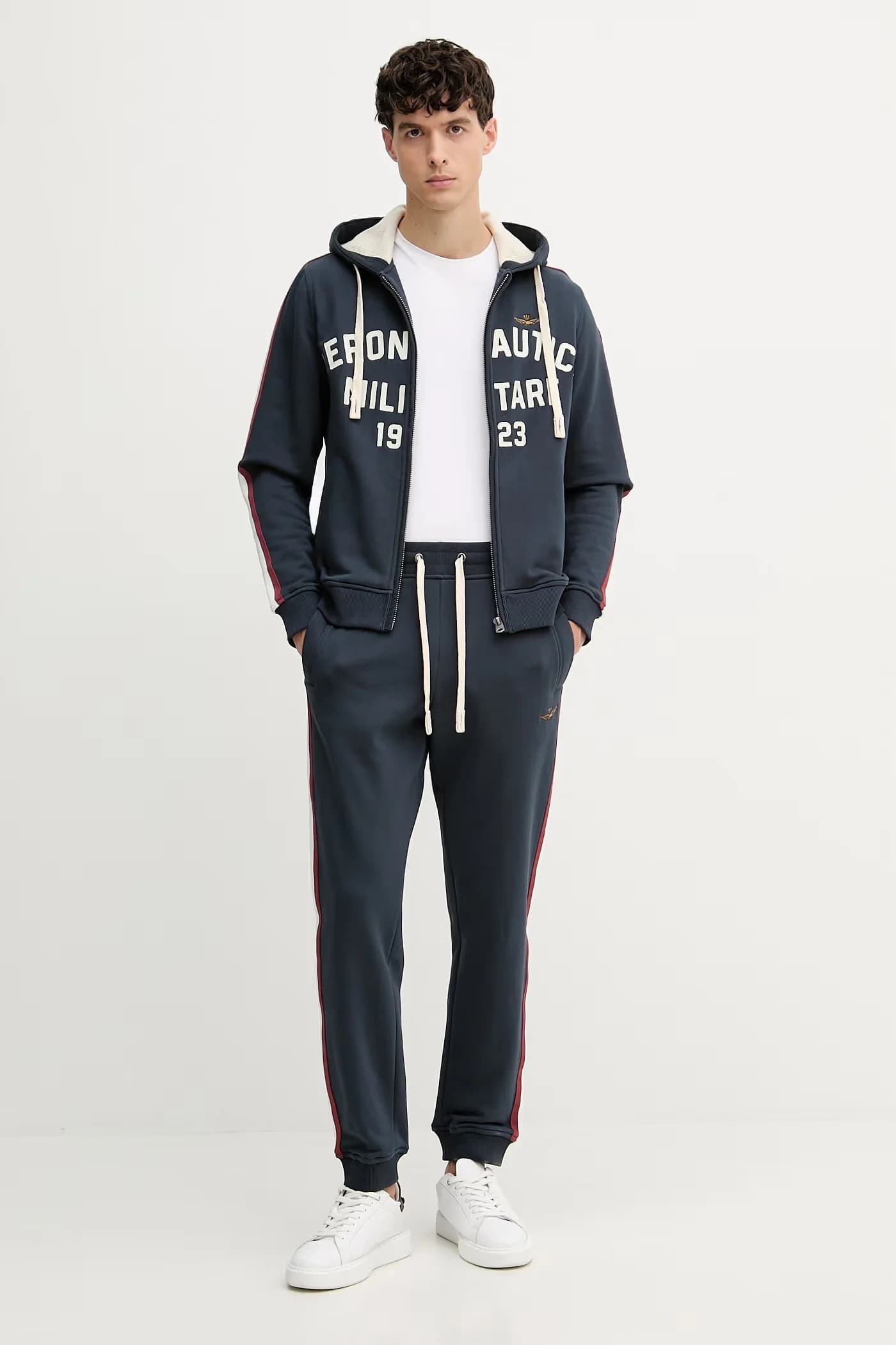 Мужской спортивный костюм из хлопка