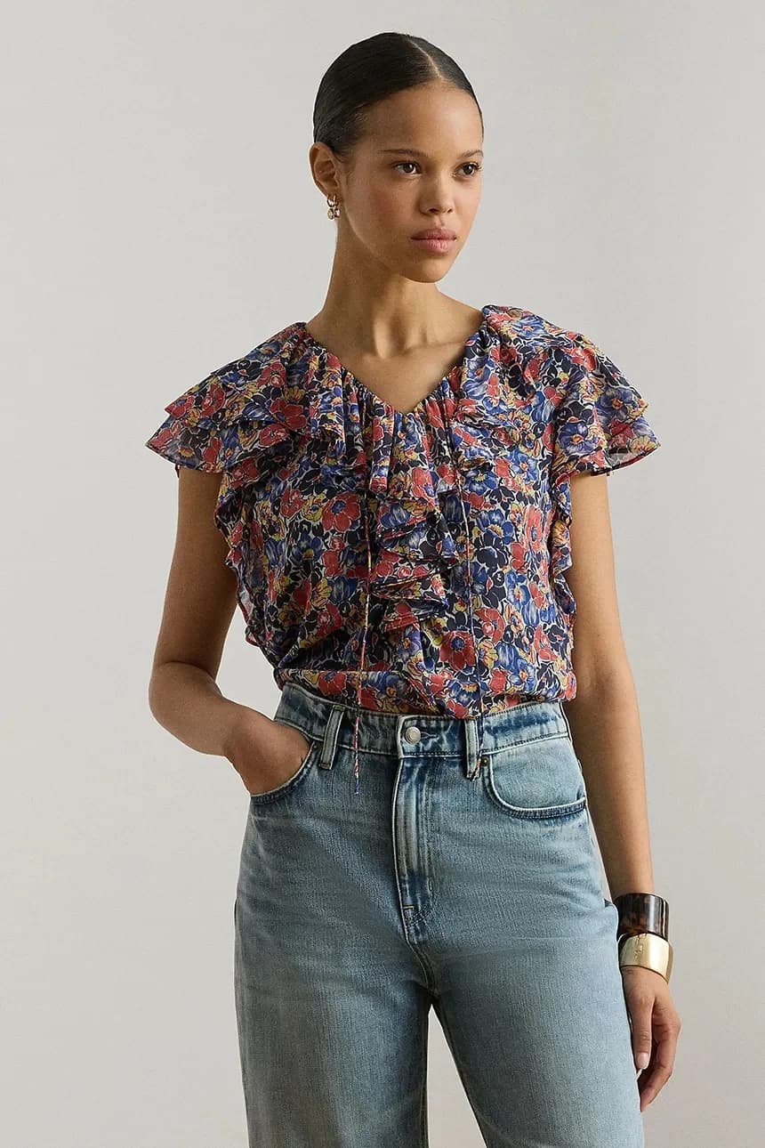 Женская блузка с рюшами