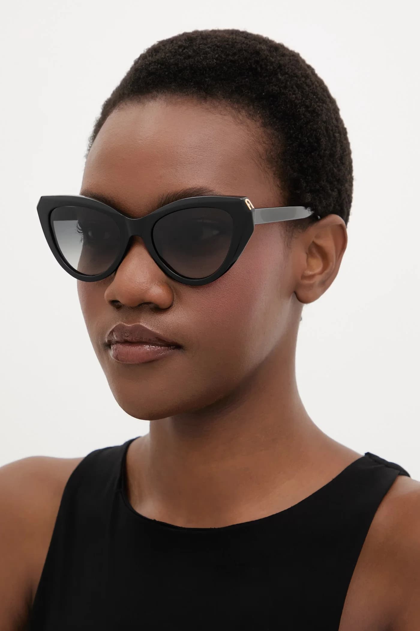 Женские солнцезащитные очки «кошачий глаз»