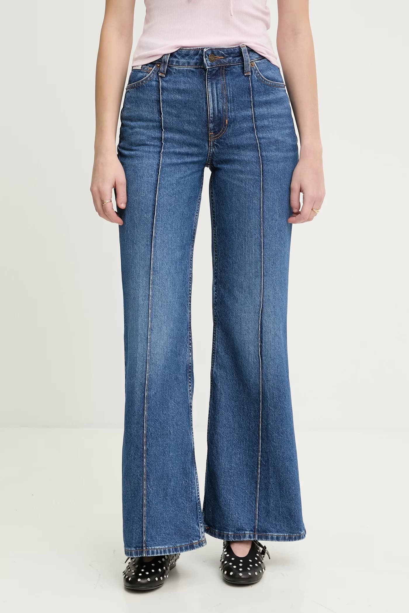 Женские джинсы