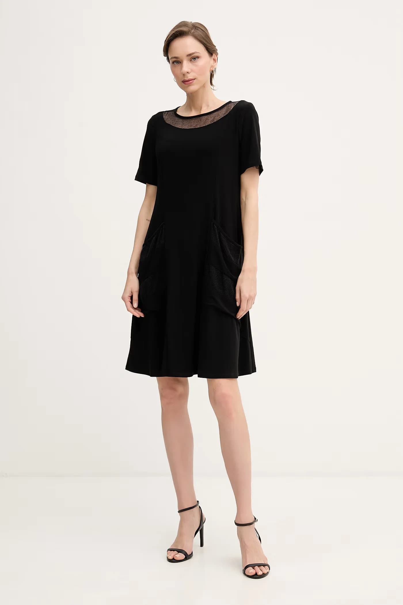 Маленькое черное платье