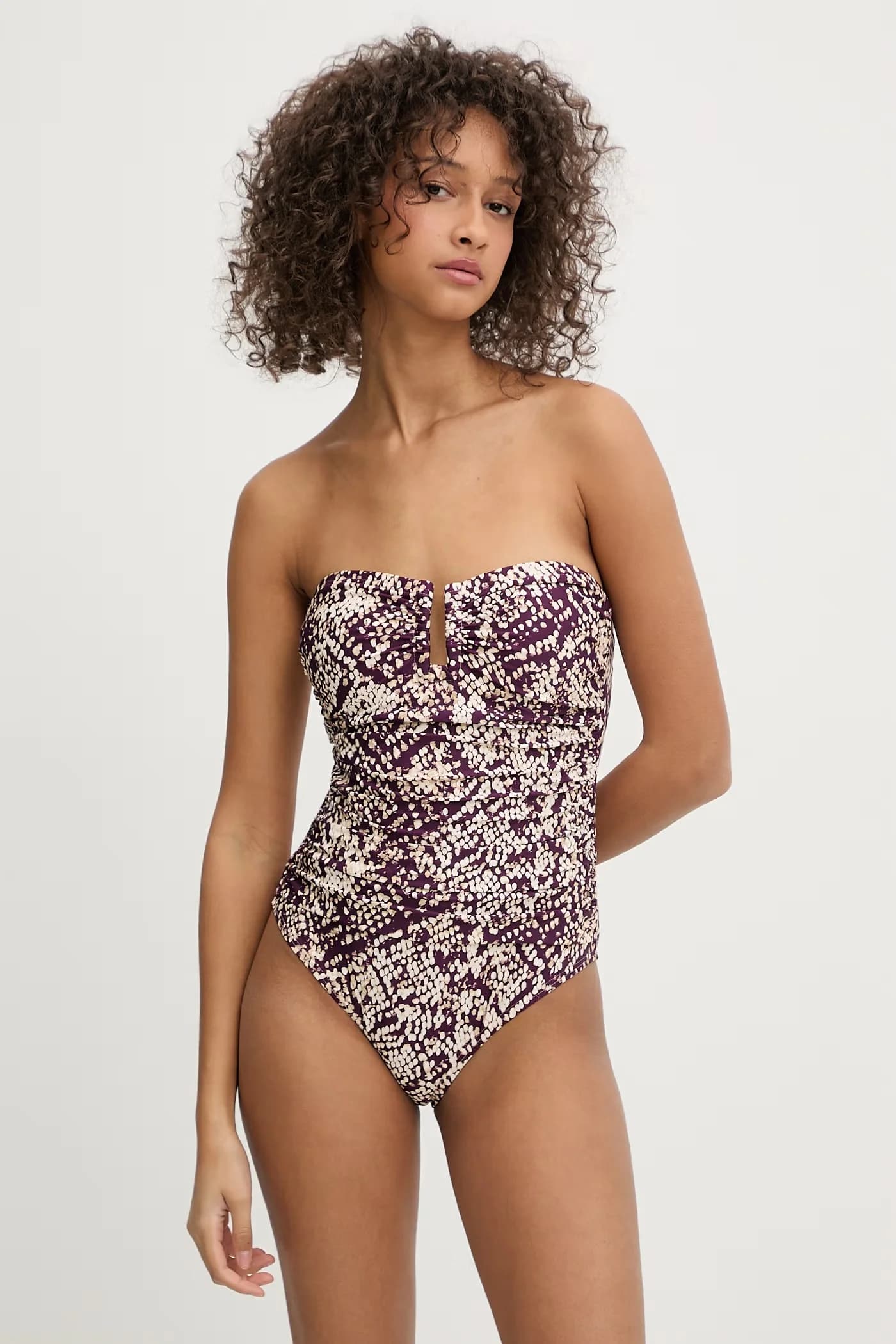 Женский цельный купальник