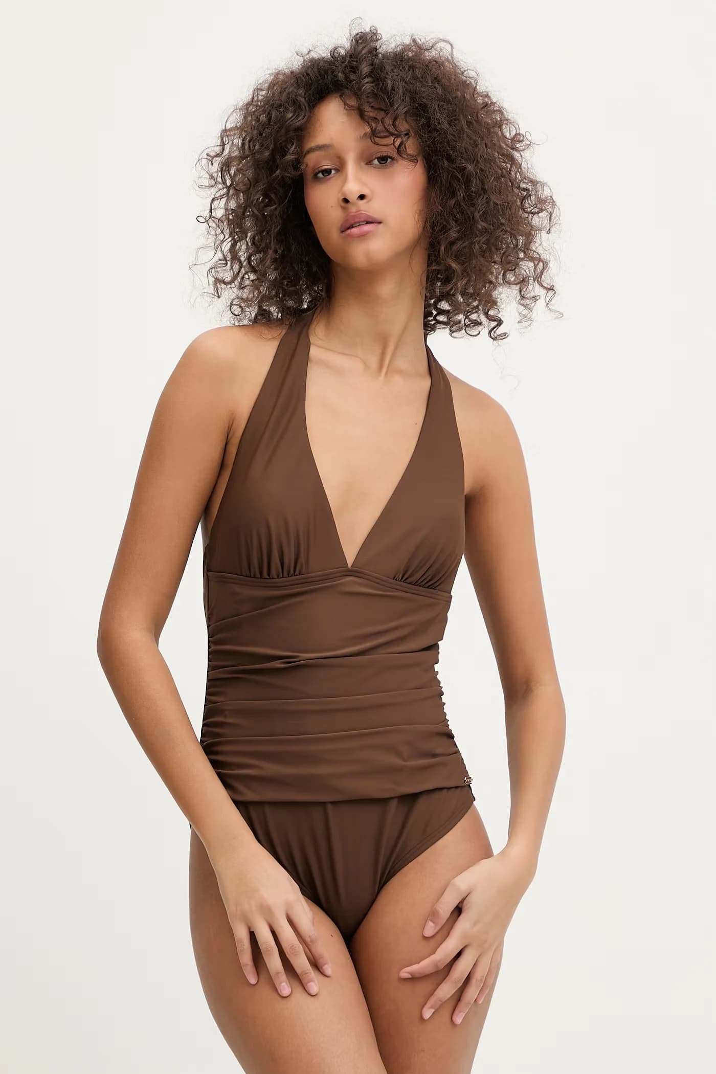 Женский цельный купальник