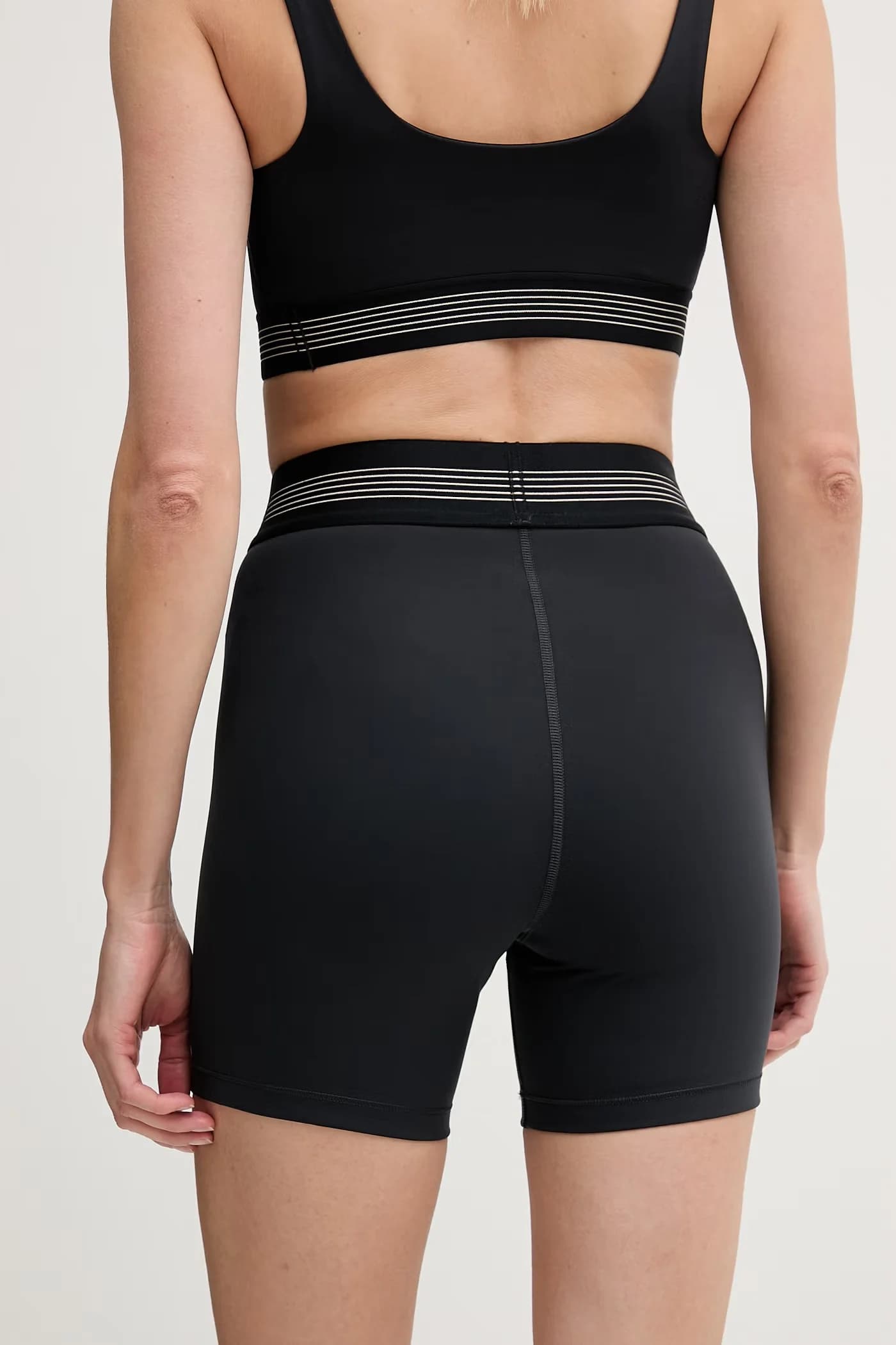 Женские спортивные шорты Fitted Short 5 - фото 3