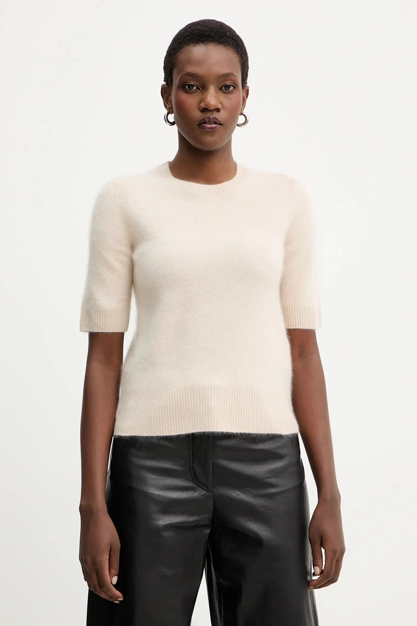 Шерстяной свитер