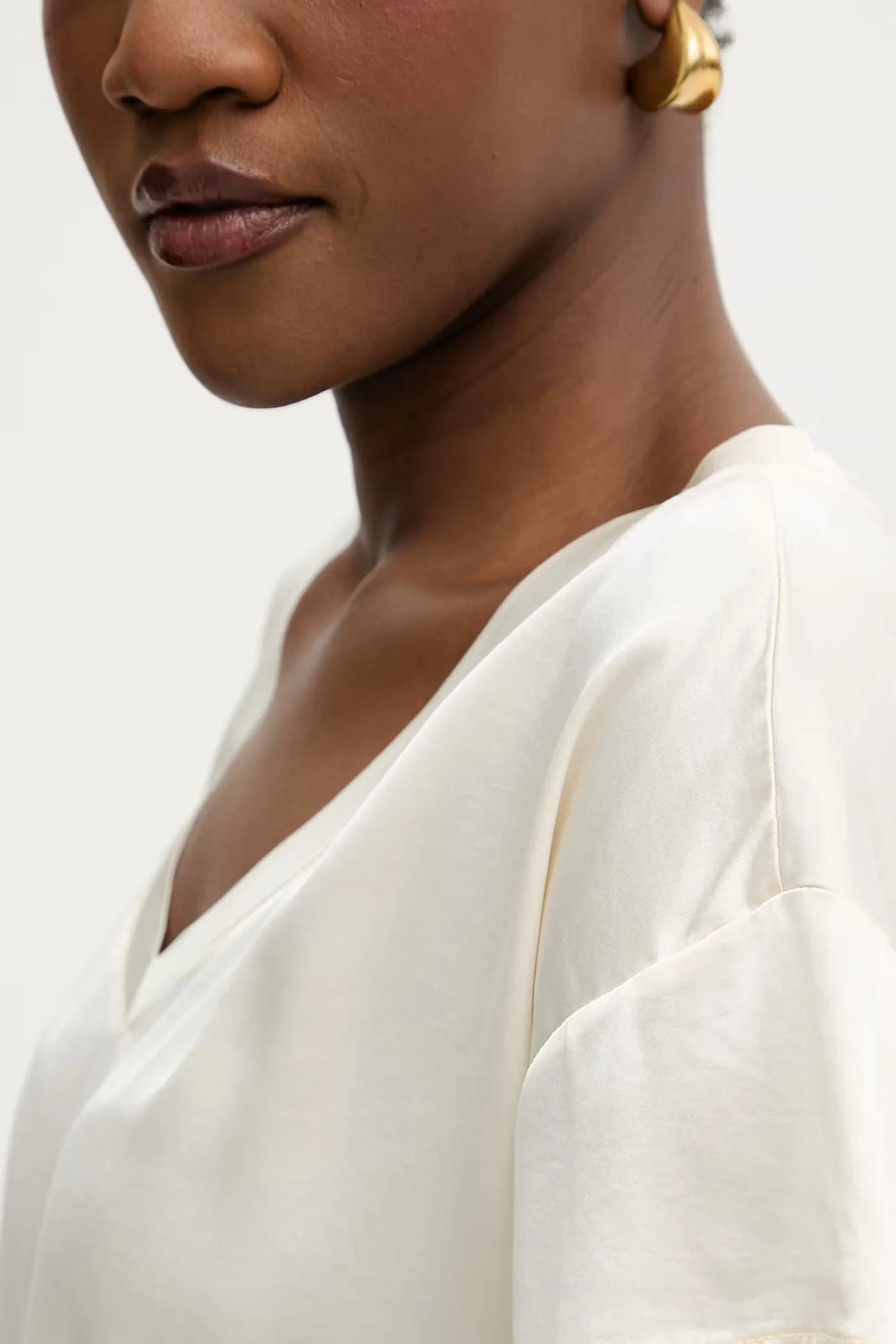 Женская футболка - фото 5