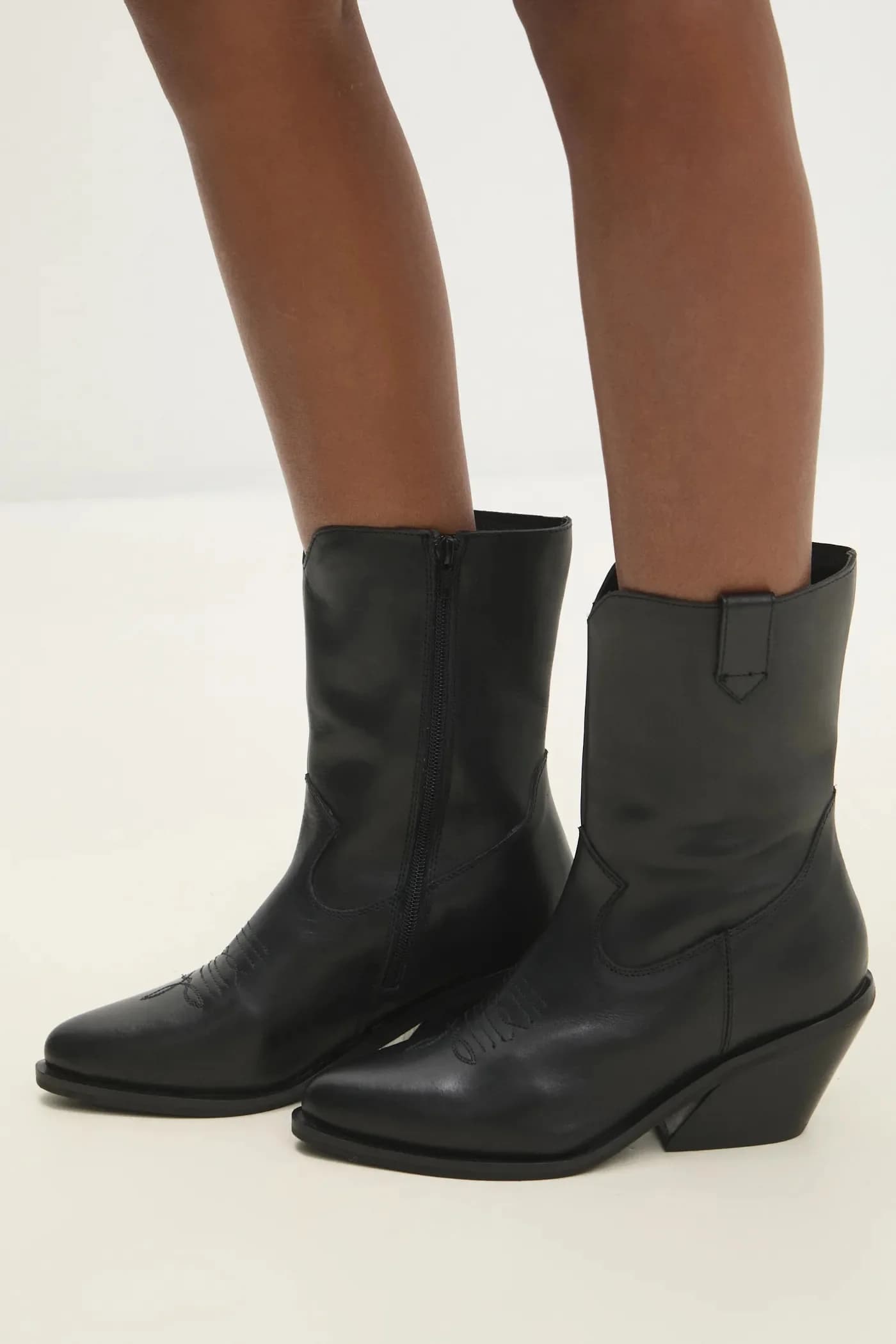 Кожаные ковбойские сапоги