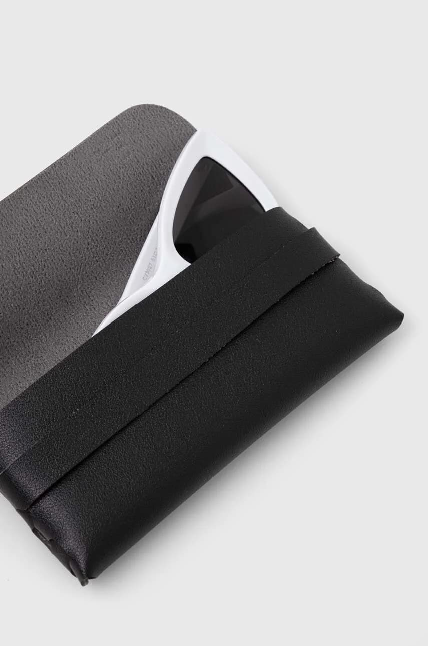 Солнцезащитные очки - фото 3