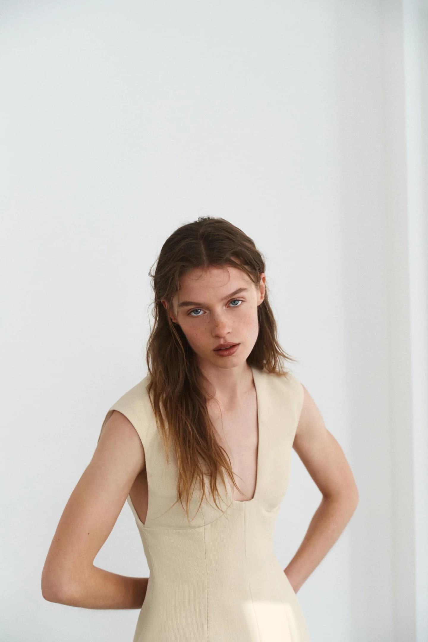 КОРОТКОЕ ПЛАТЬЕ В ПОЛОСКУ - фото 2