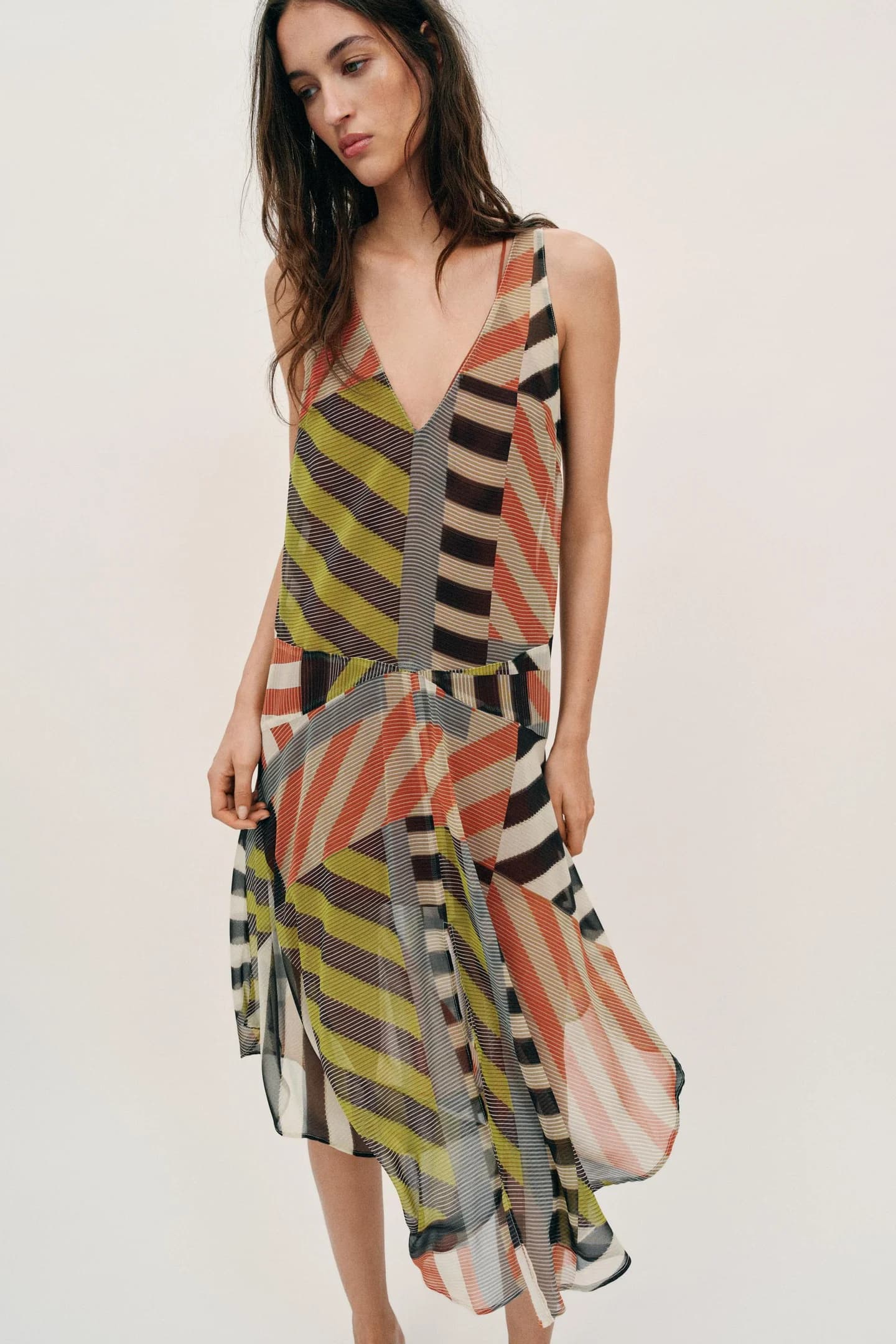 ПЛАТЬЕ В ПЛЭЧВОРК С ПРИНТОМ - фото 2