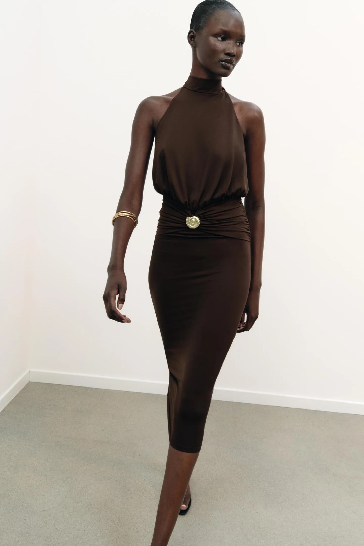 ПЛАТЬЕ С ХАЛТЕРОМ И ДРАПировкой