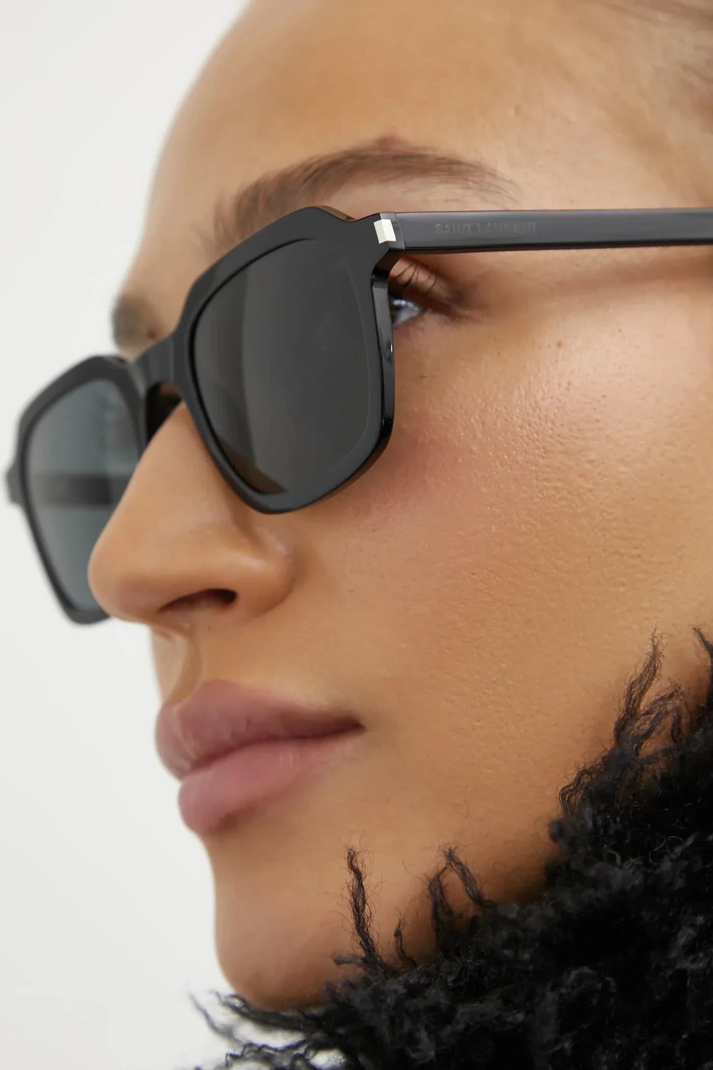 Солнцезащитные очки - фото 8