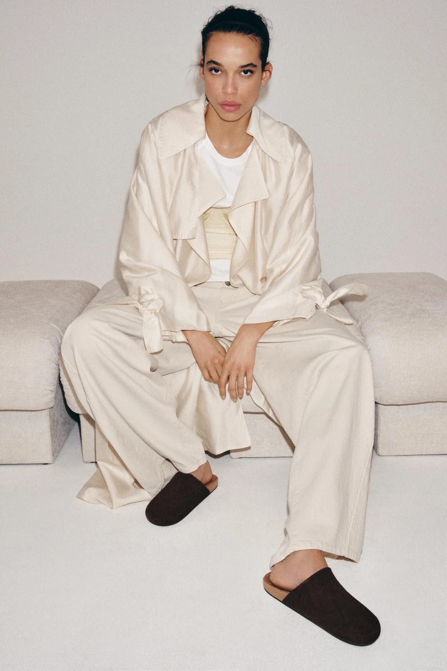 КОЖАНЫЕ ТАПОЧКИ-МЮЛИ НА ПЛОСКОЙ ПОДОШВЕ