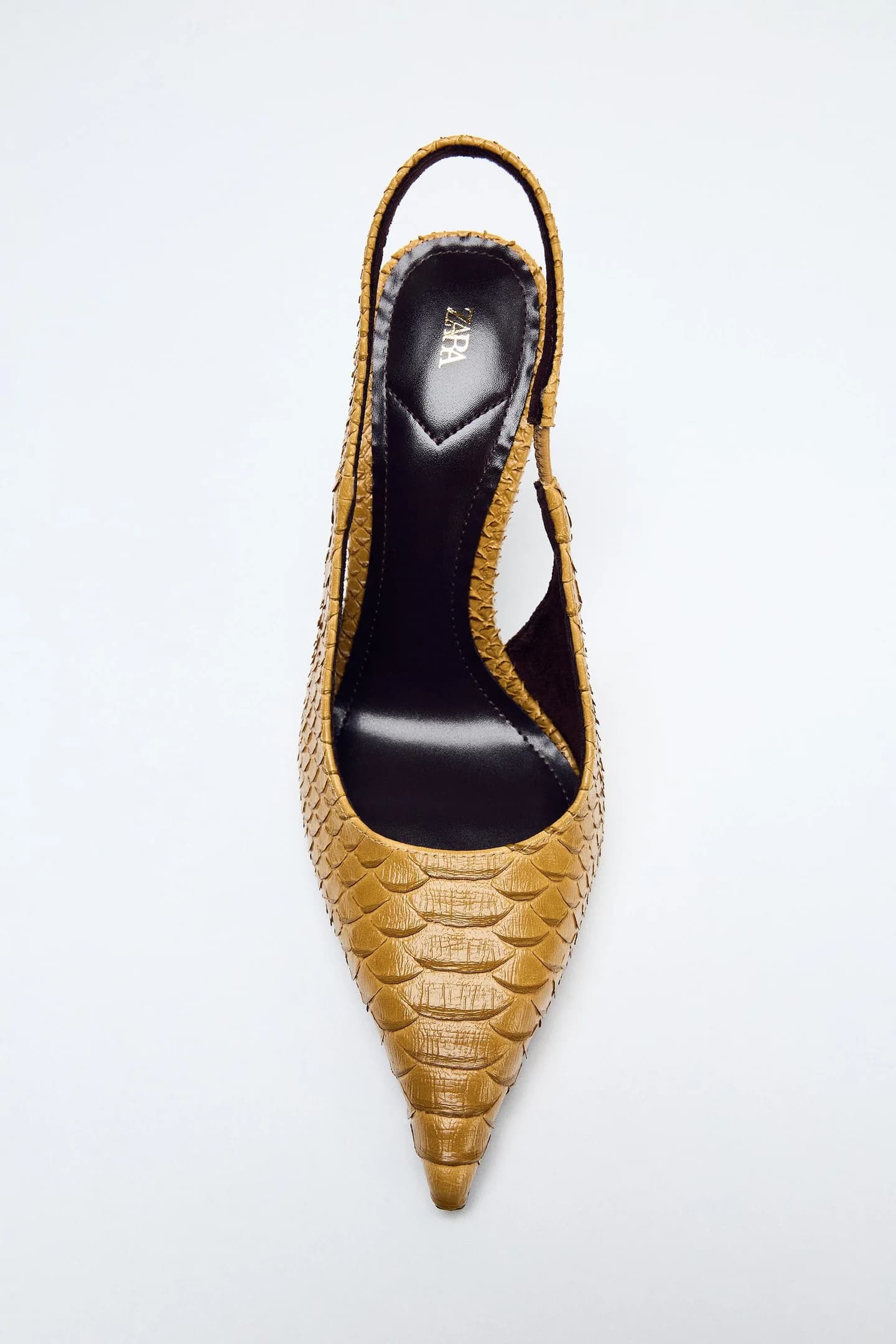 ВЫСОКИЕ БОТИНКИ С ОТКРЫТЫМ КАБЕЛКОМ И ТЕКСТУРОЙ