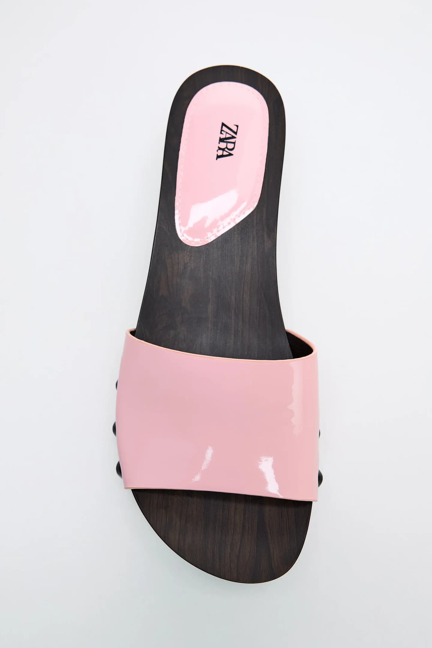 РАСКРАШЕННЫЕ САНДАЛИИ НА ТЕЛЕЖКЕ