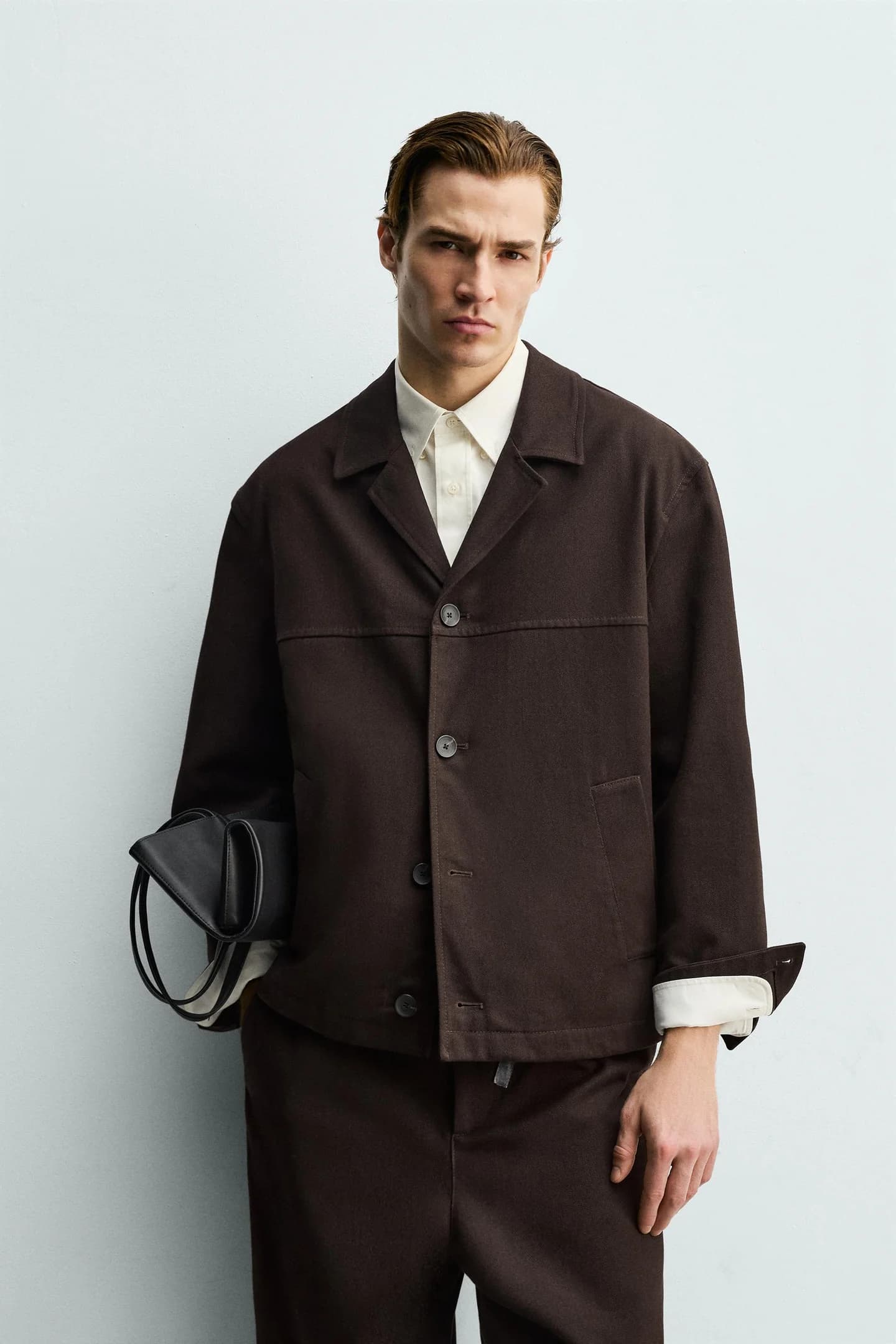 КУРТКА-РУБАШКА ИЗ СТРУКТУРИРОВАННОГО САРЖА - фото 2