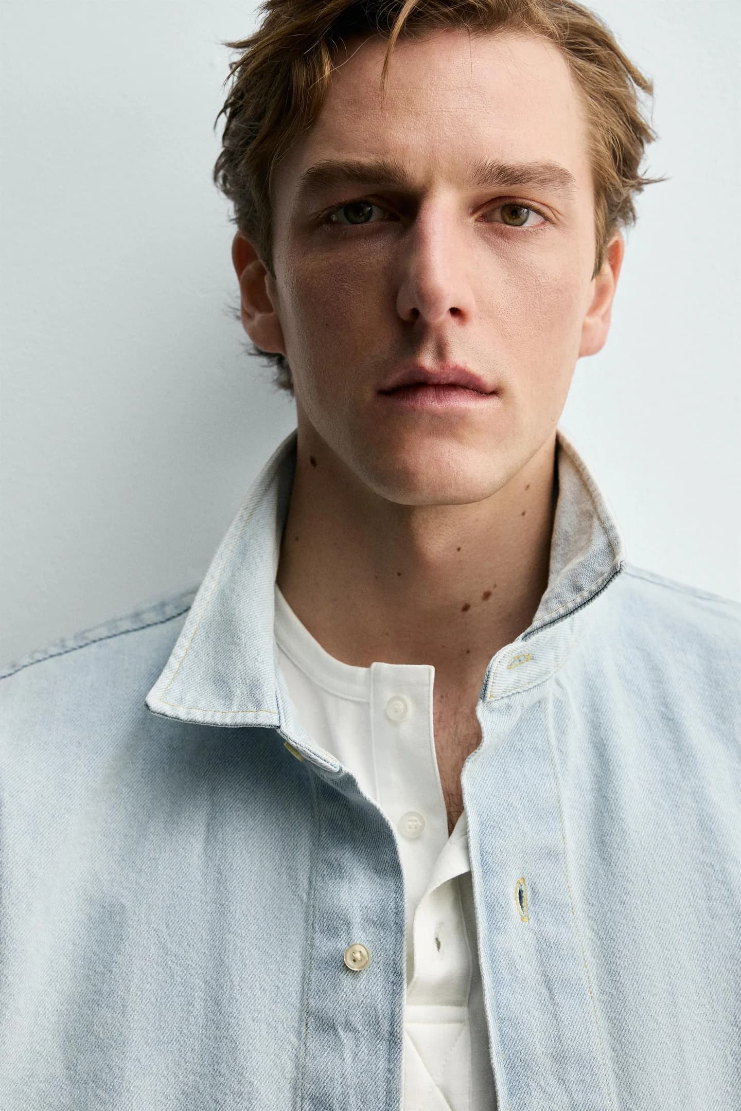 ДЖИНСОВАЯ РУБАШКА СВОБОДНОГО КРОЯ С ЭФФЕКТОМ СТИРКИ - фото 2