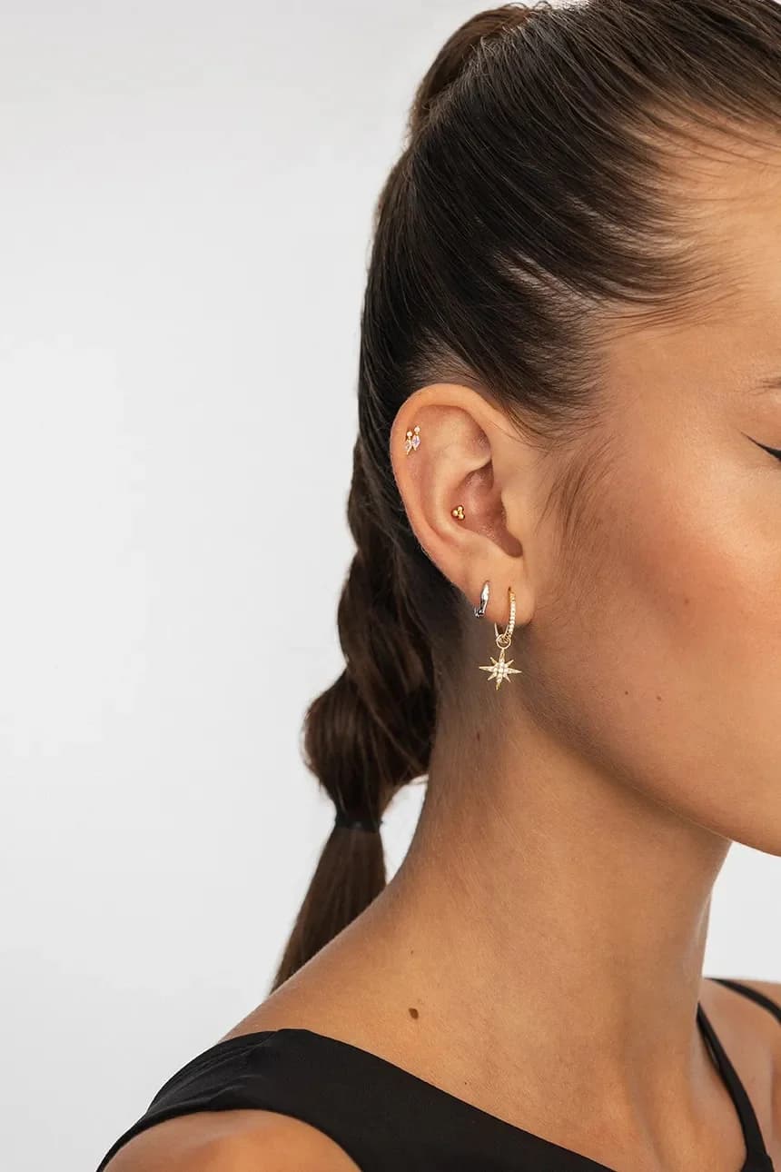 Позолоченная серебряная серьга - фото 4