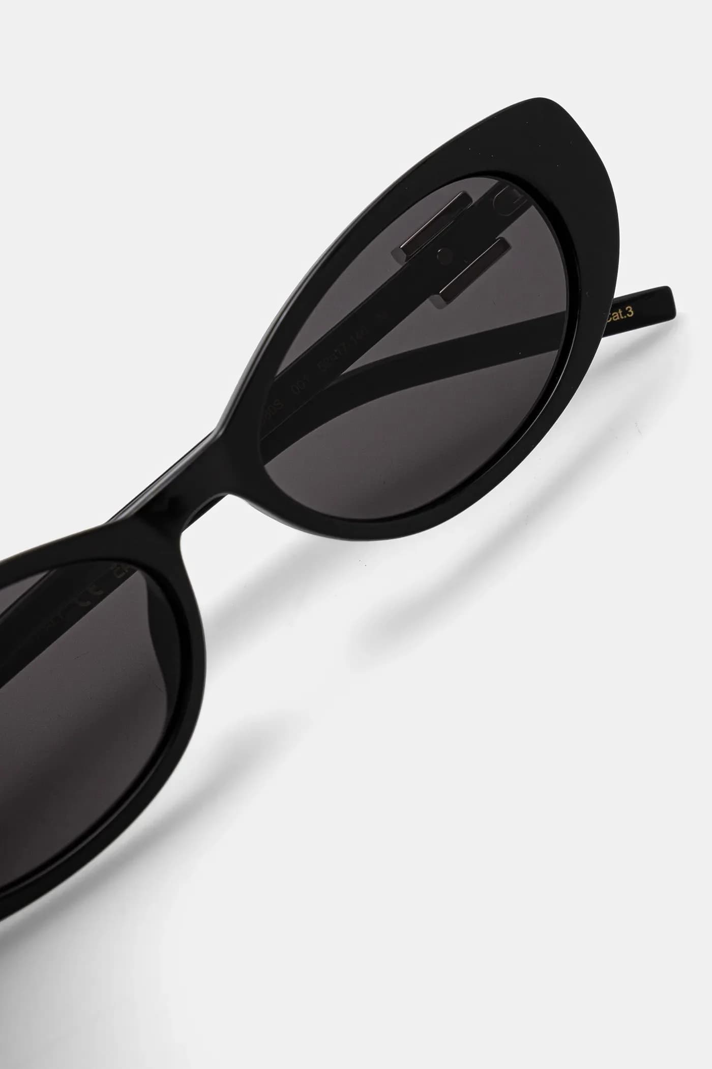 Солнцезащитные очки - фото 4