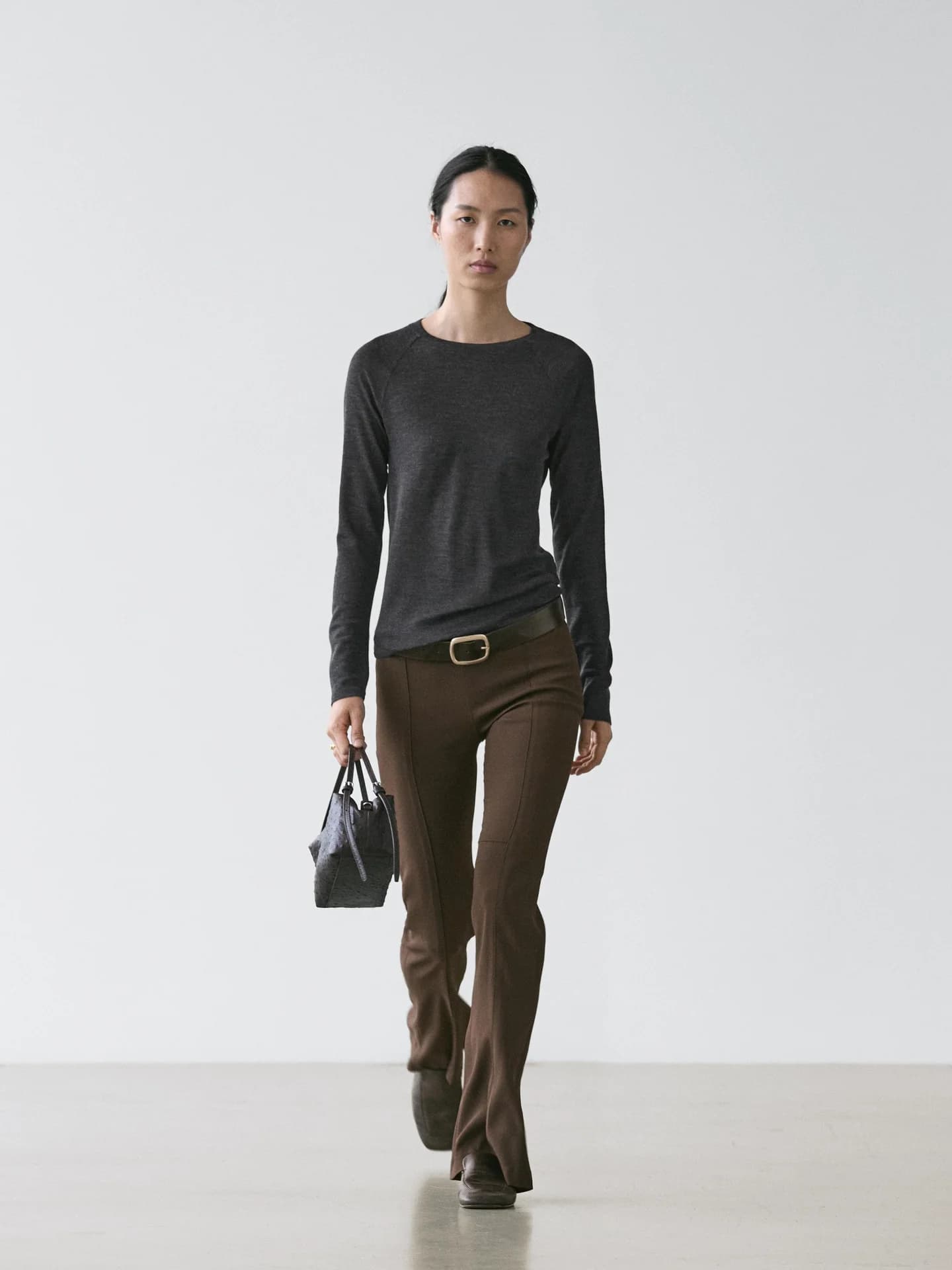 Шерстяная футболка с рукавами реглан