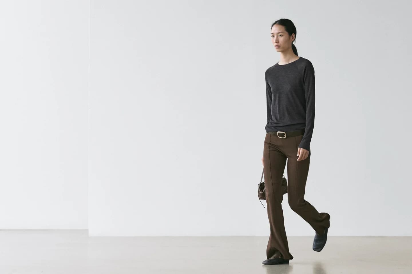 Шерстяная футболка с рукавами реглан - фото 6