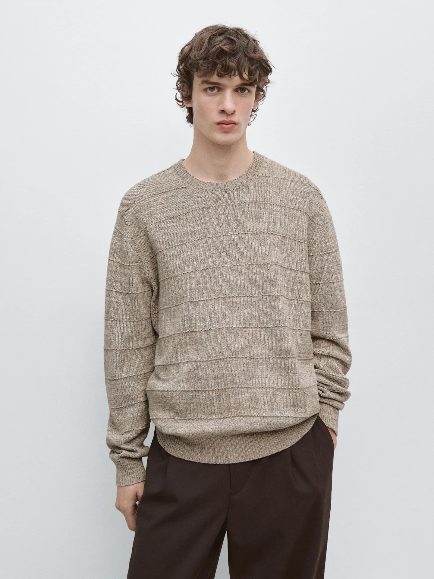 Полосатый вязаный свитер с круглым вырезом - фото 10