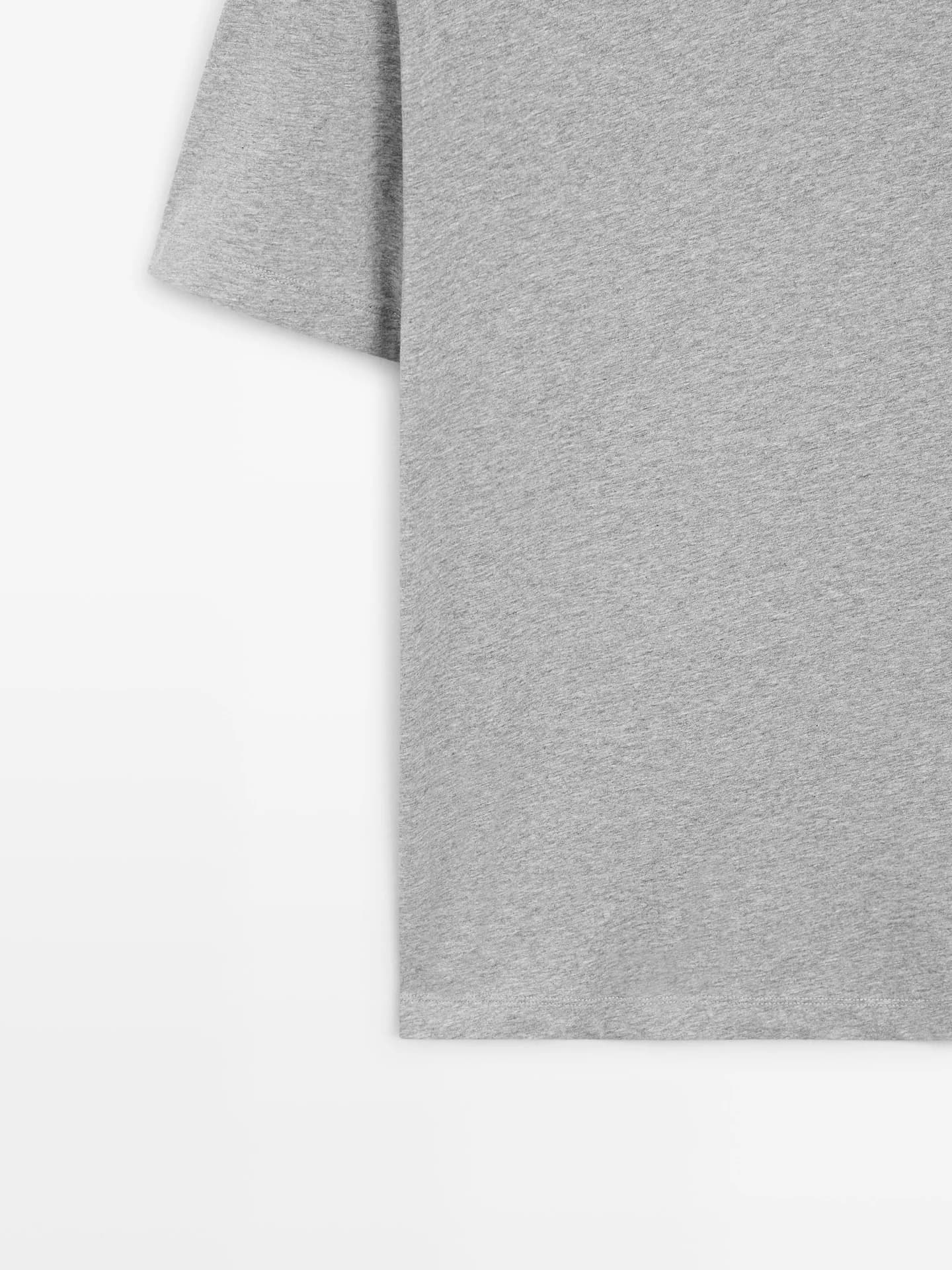 Футболка из 100% хлопка с V-образным вырезом. - фото 3