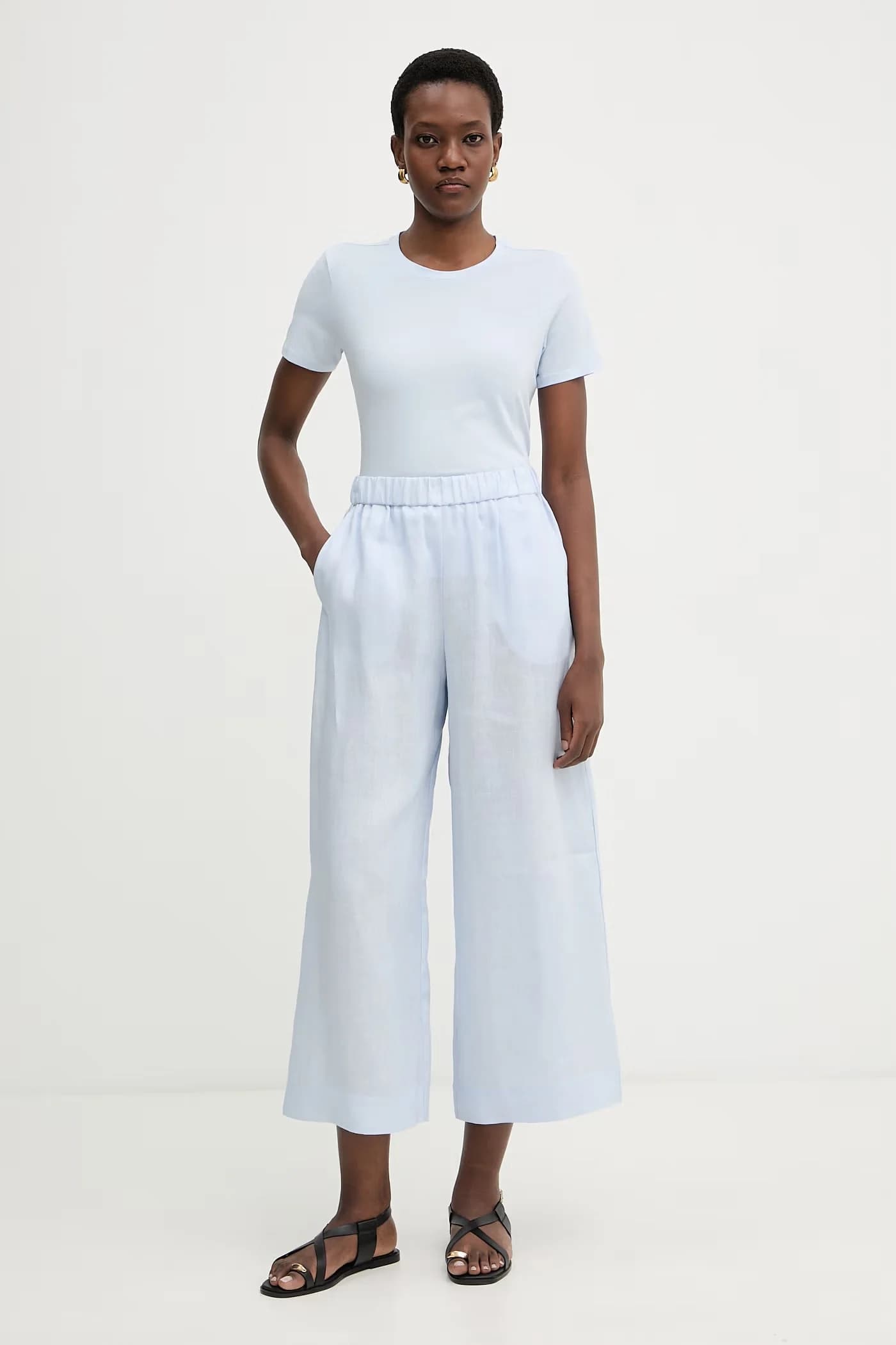 Базовая женская футболка из хлопка с эластаном MULINO