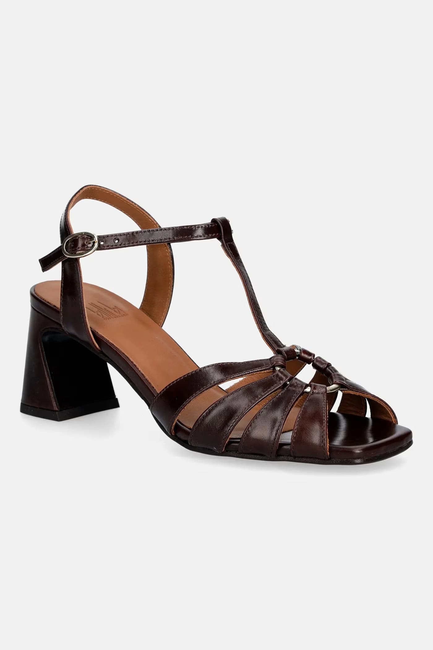 Кожаные сандалии