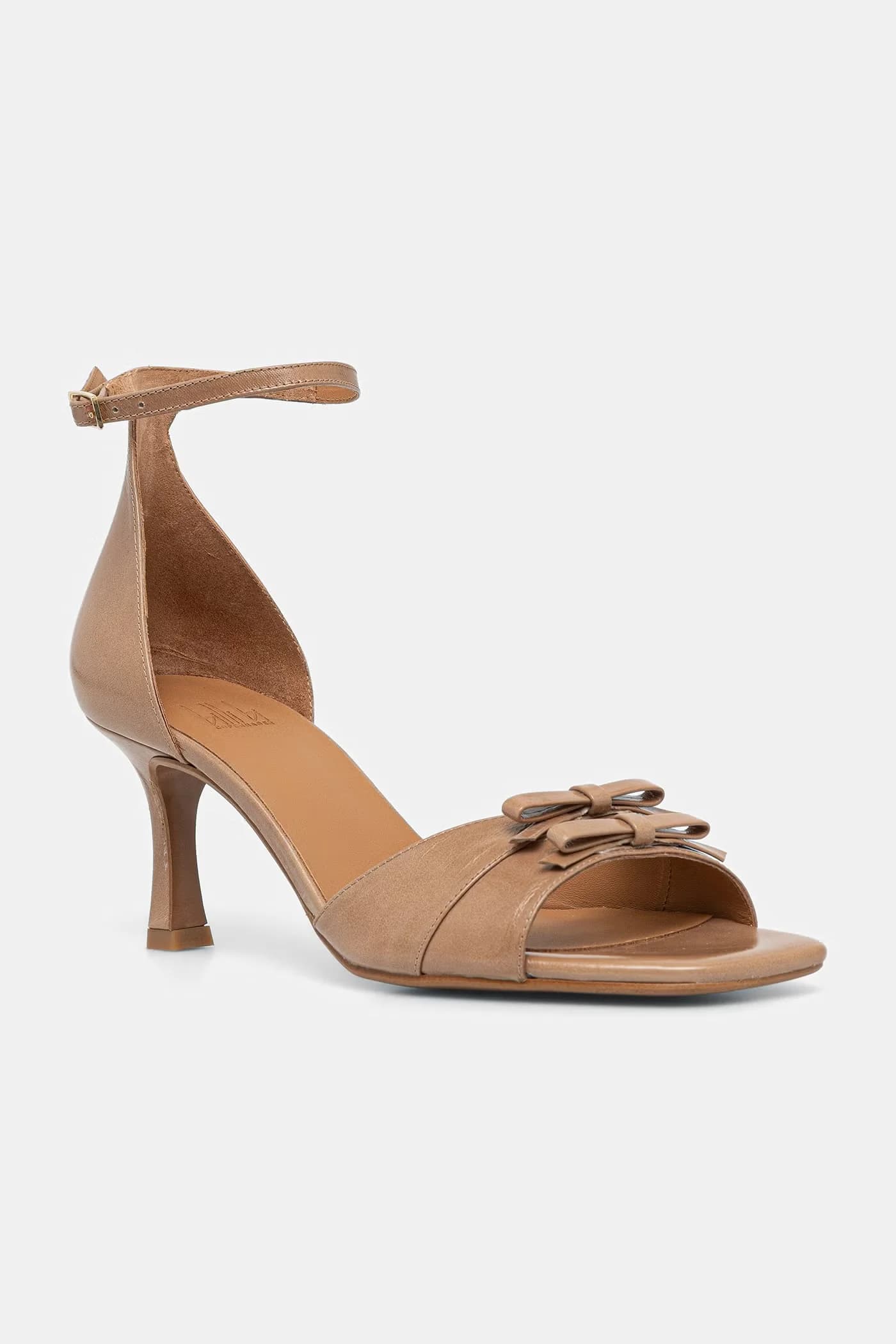 Кожаные сандалии