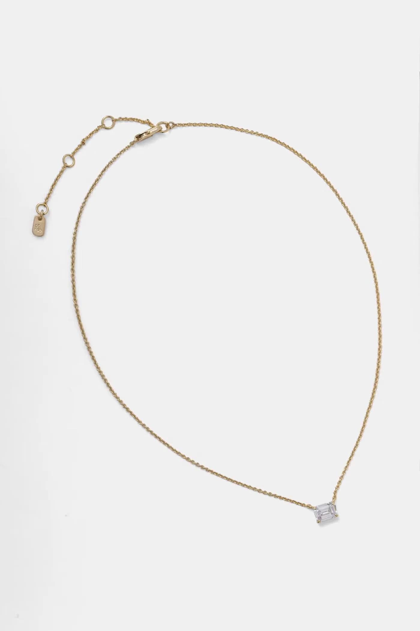 Женское металлическое колье с цирконом