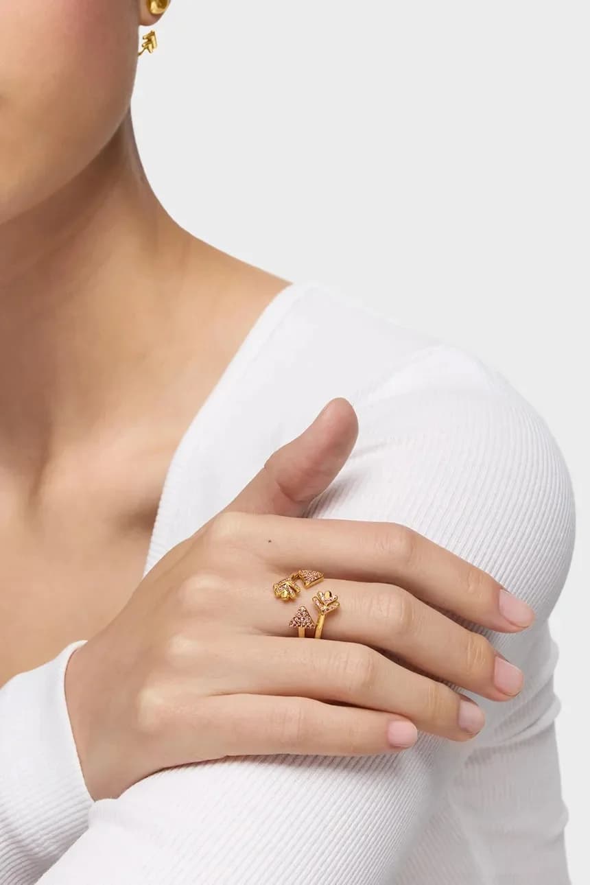 Женское кольцо из позолоченного серебра с родолитом. - фото 5