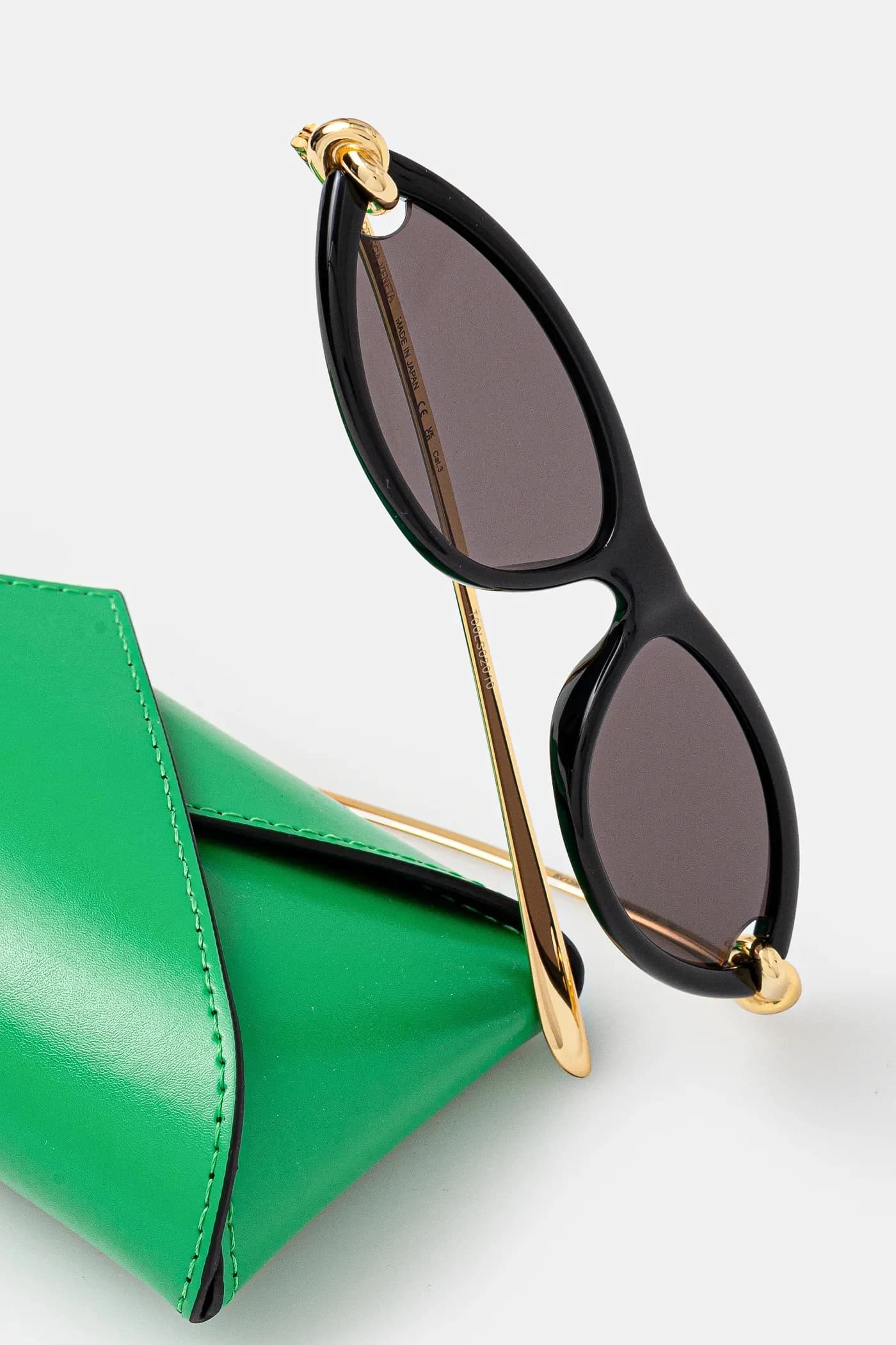 Солнцезащитные очки - фото 4