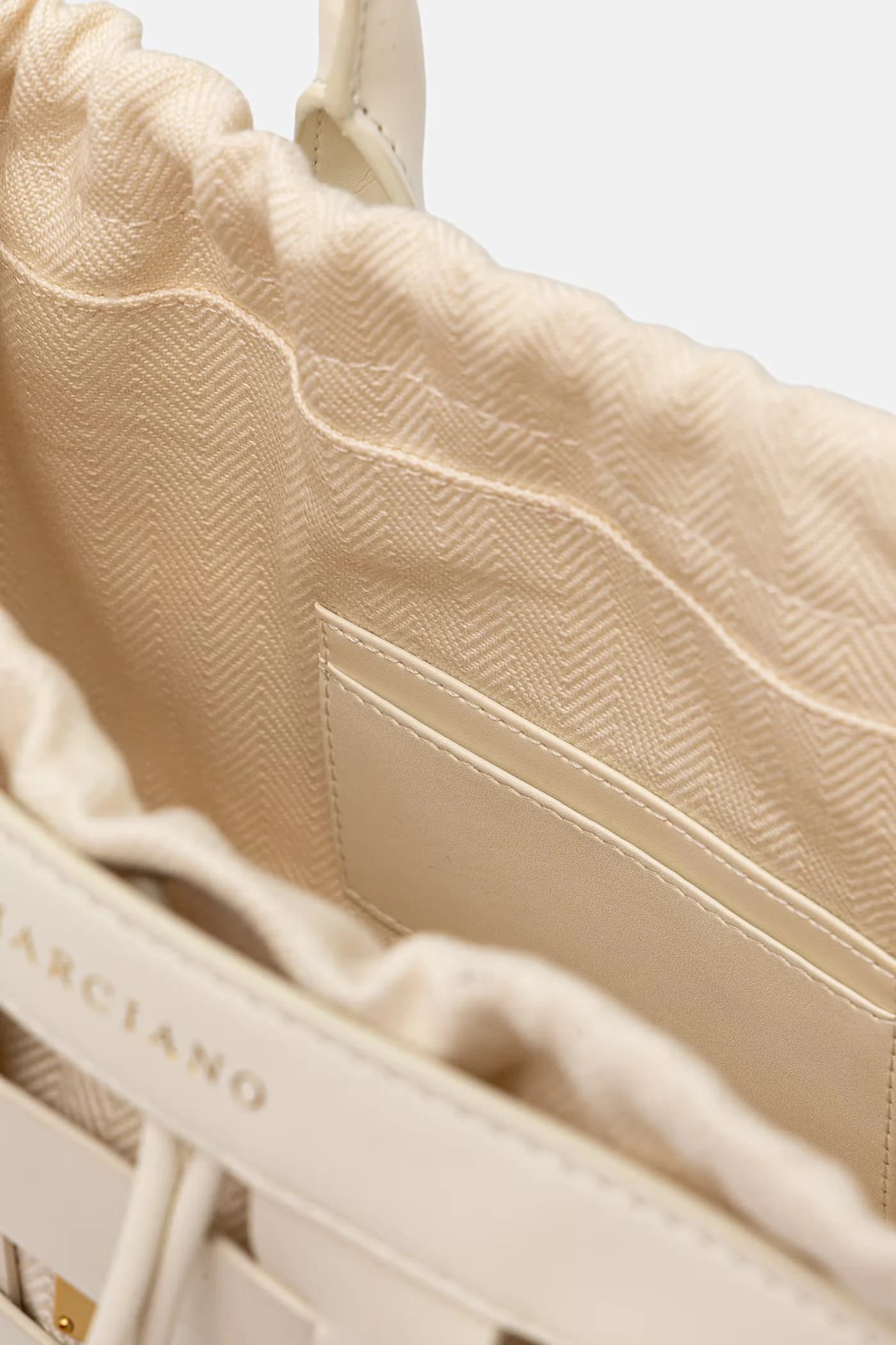 Женская сумка-корзина из искусственной кожи. - фото 5