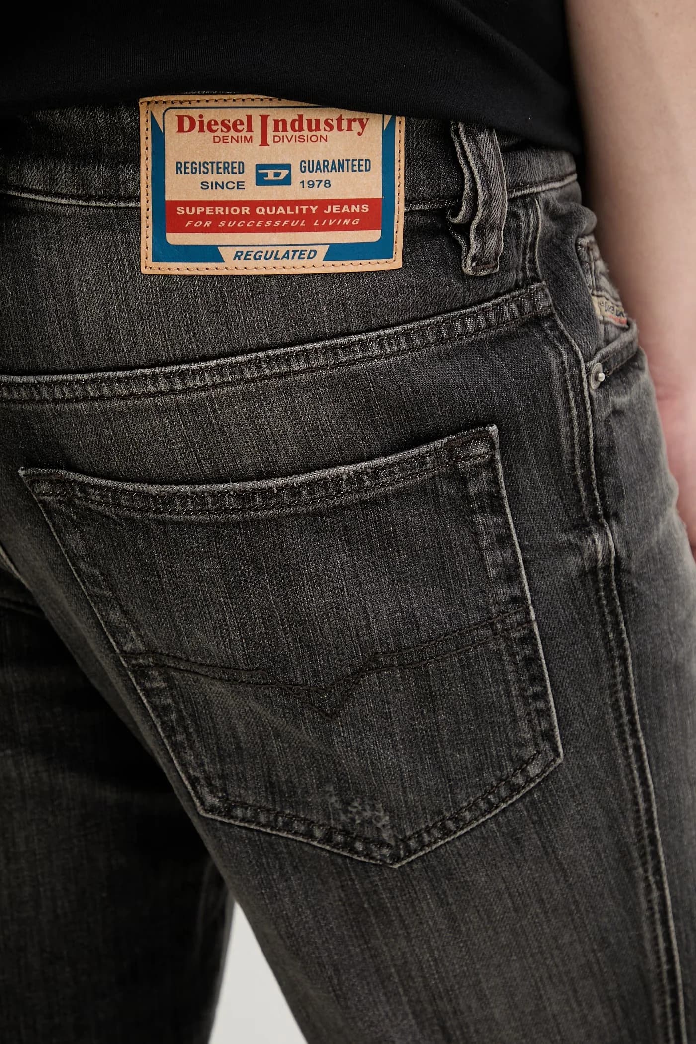 Мужские джинсы узкого кроя 1993 года D-VYL L.32 - фото 4
