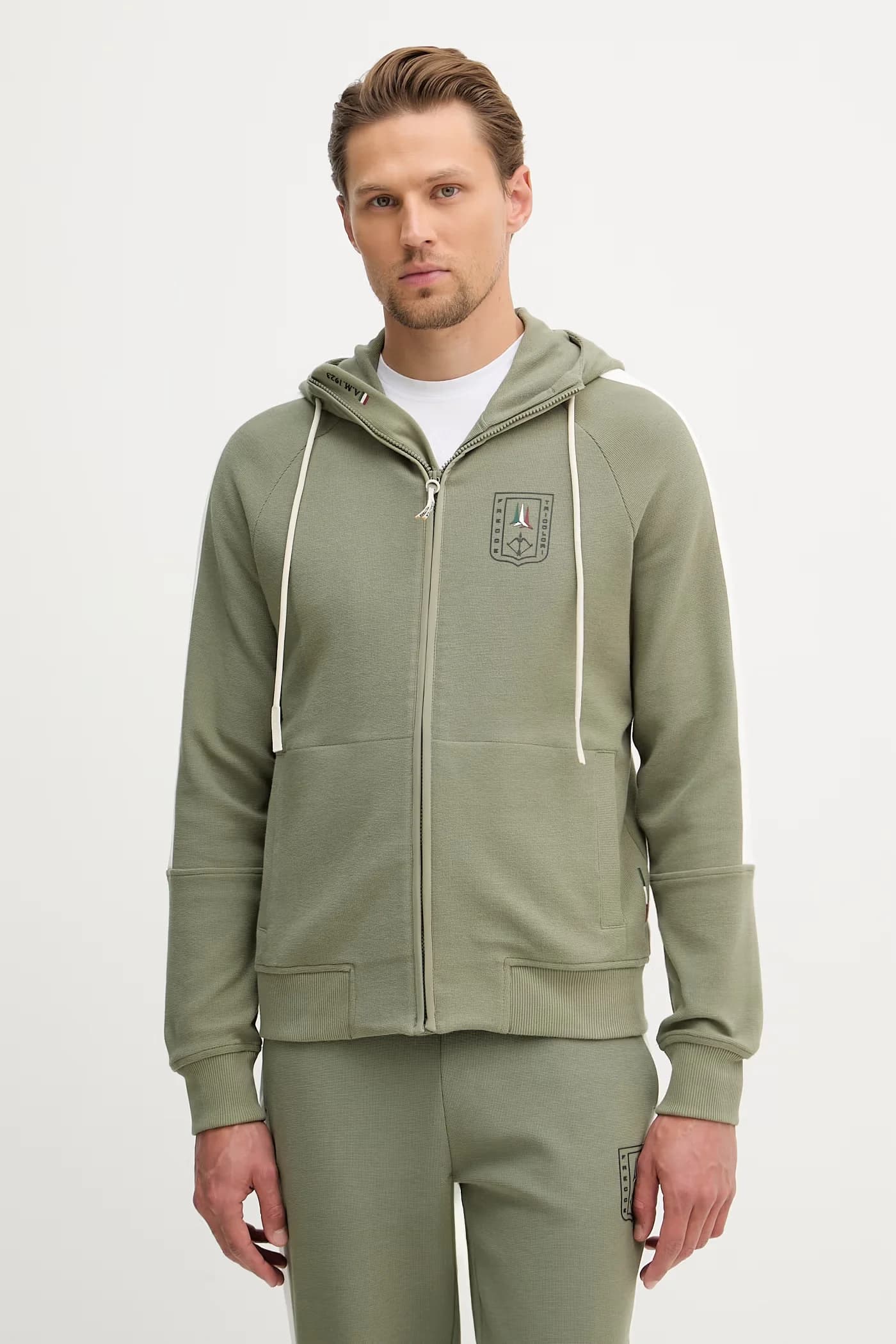 Мужской спортивный костюм из хлопка с эластаном - фото 2