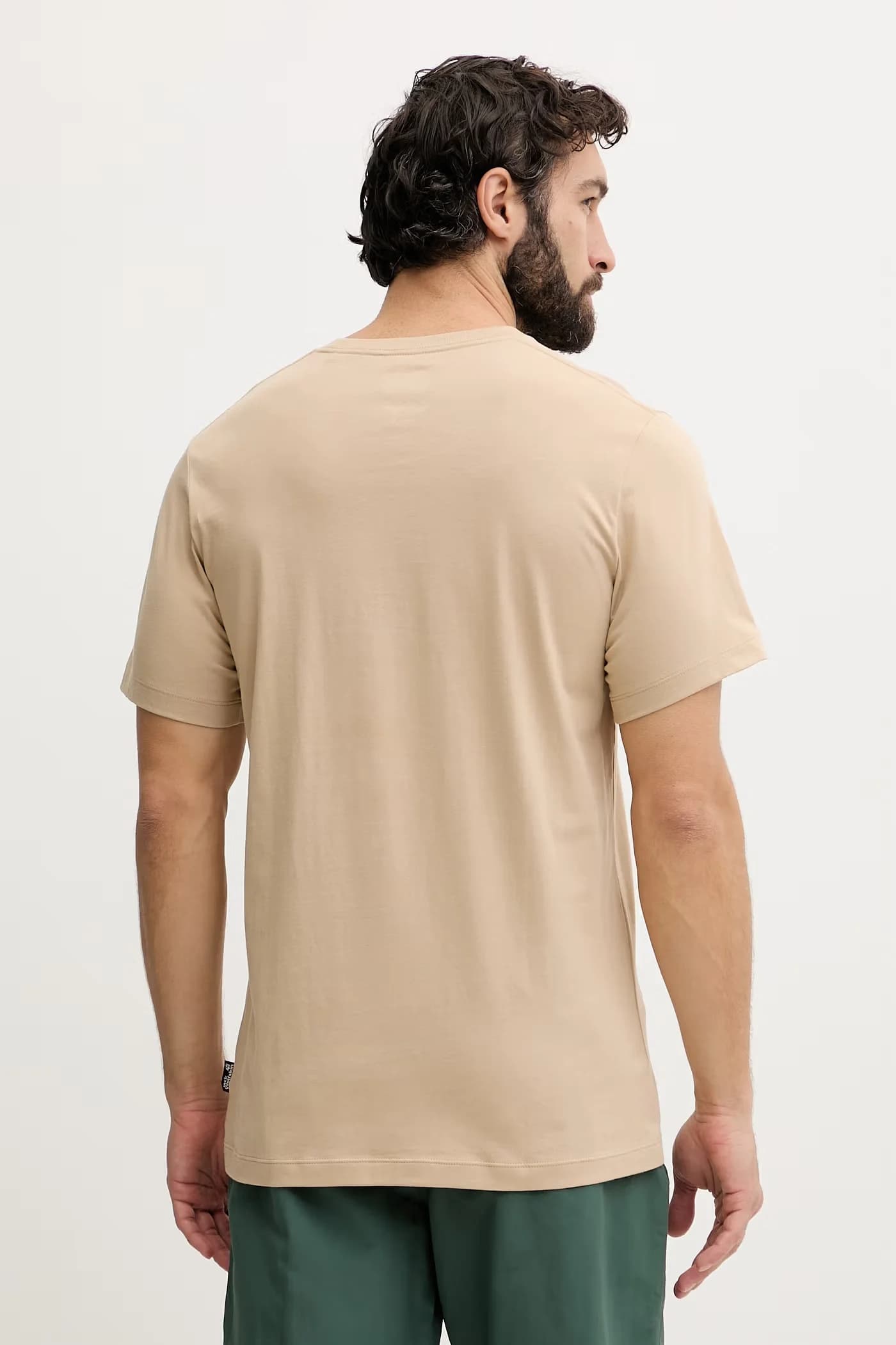 Беззаботная мужская футболка из хлопка - фото 3