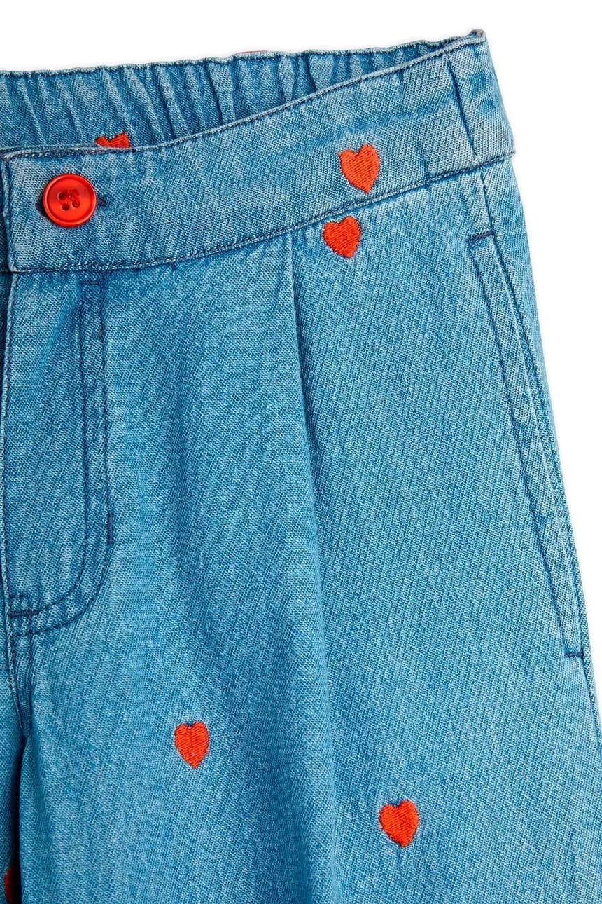 Детские джинсы с мини-сердечками - фото 4