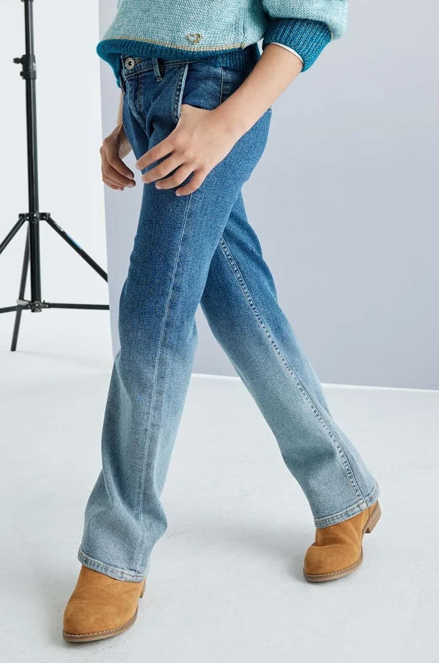 Детские джинсы из денима глубокого крашения. - фото 4