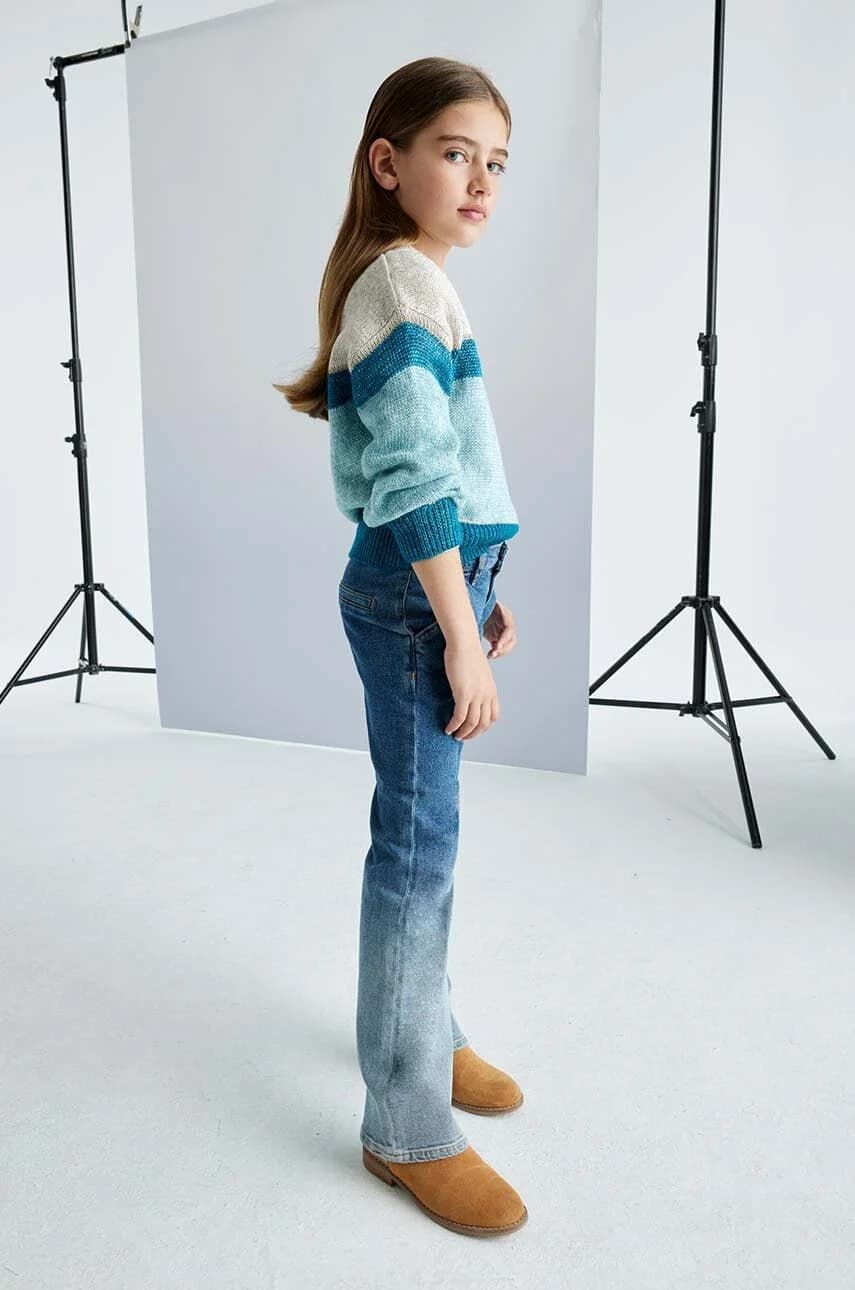 Детские джинсы из денима глубокого крашения. - фото 5