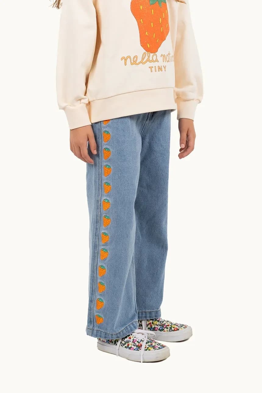 ДЖИНСЫ С ВЫШИВКОЙ КЛУБНИКИ детские джинсы - фото 4