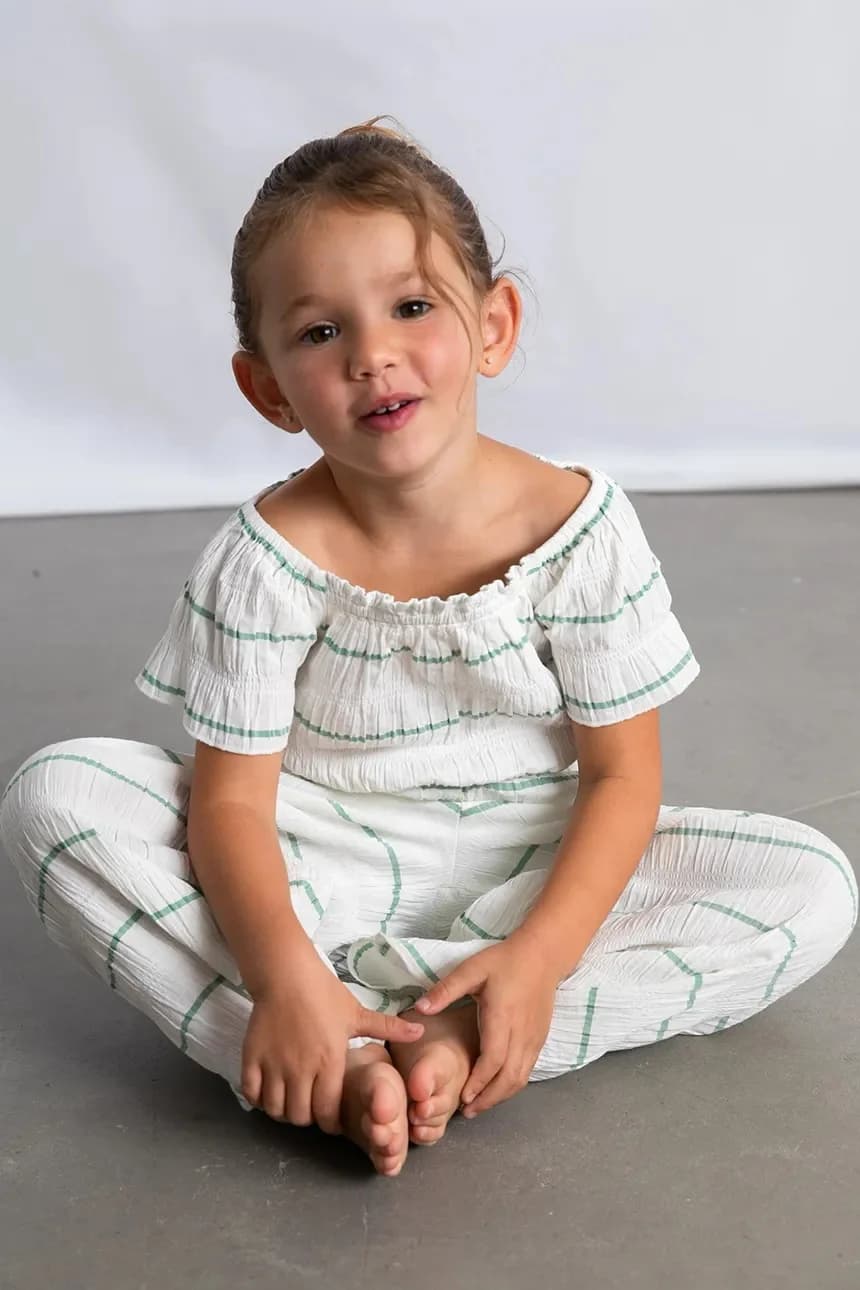 Детский комплект с оттенком льна