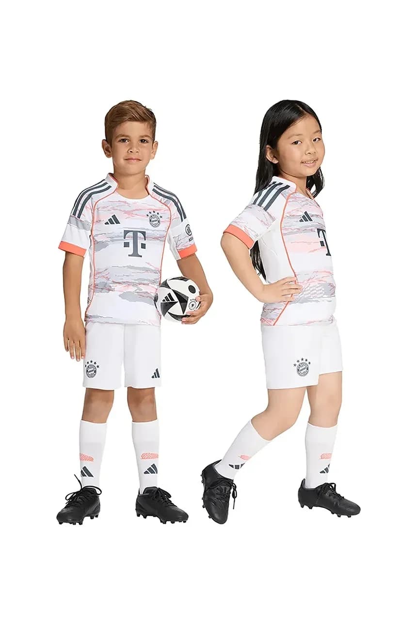 Детская форма ФК Бавария Мюнхен