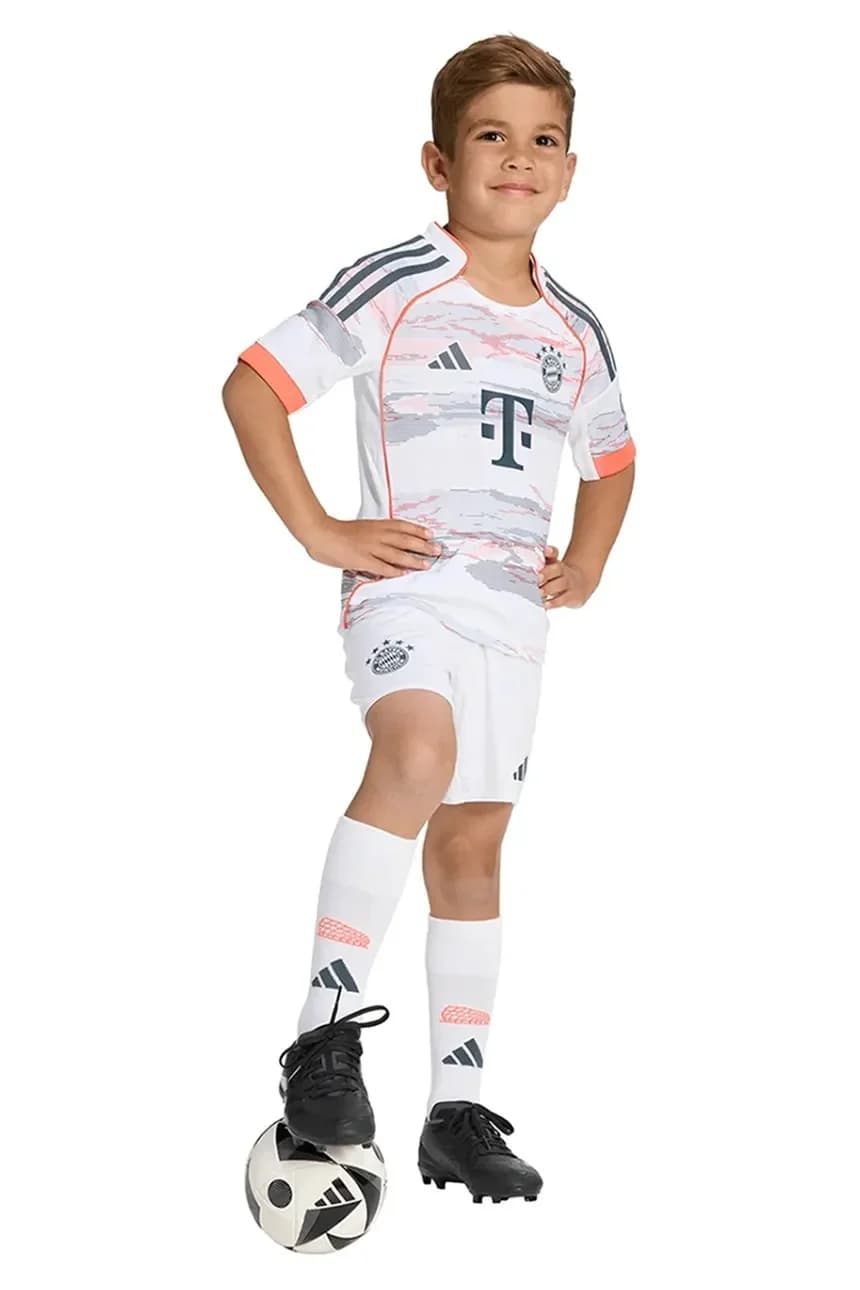 Детская форма ФК Бавария Мюнхен - фото 8