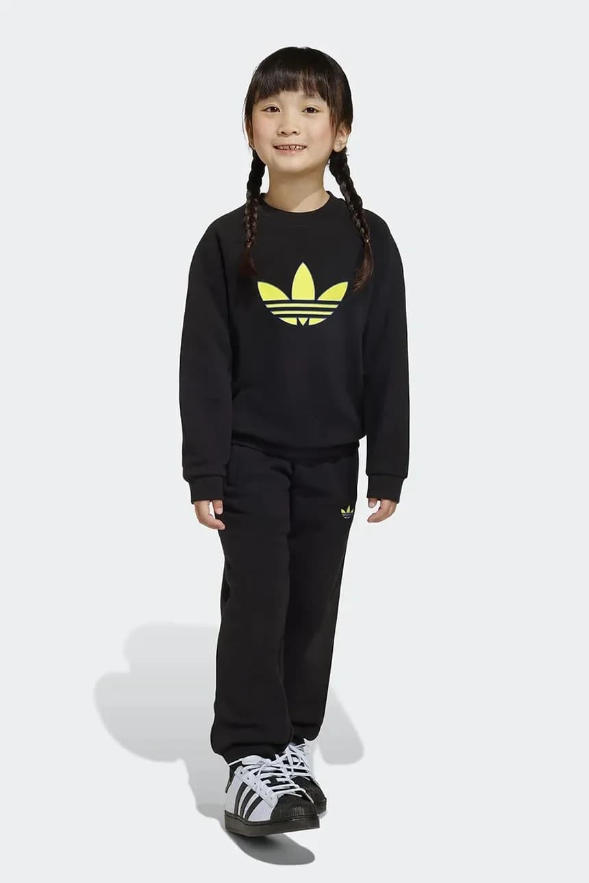 Детский спортивный костюм