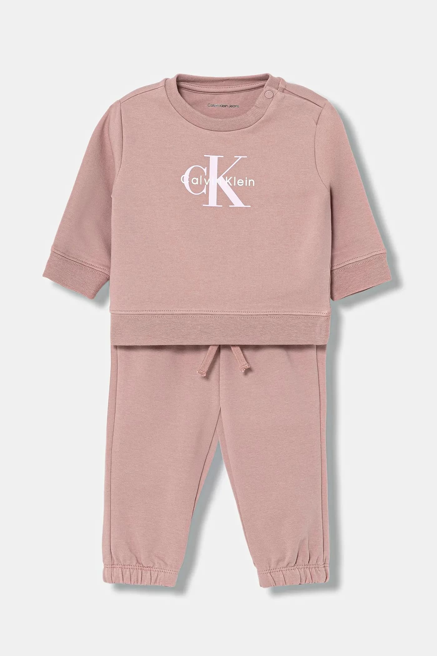 Детский спортивный костюм