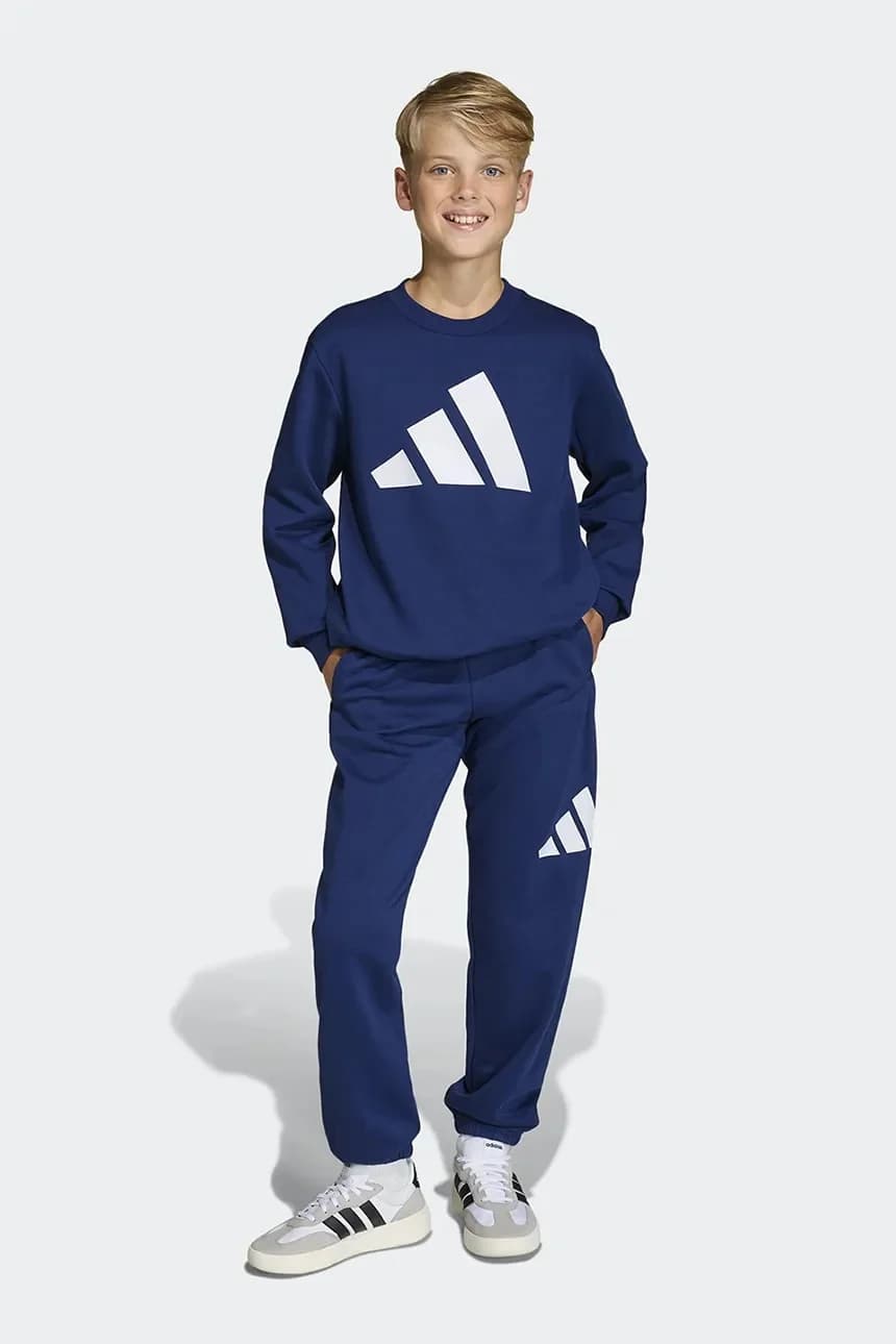 Детский спортивный костюм