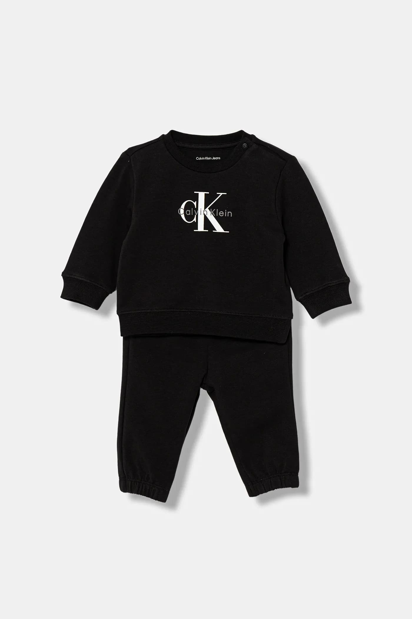 Детский спортивный костюм